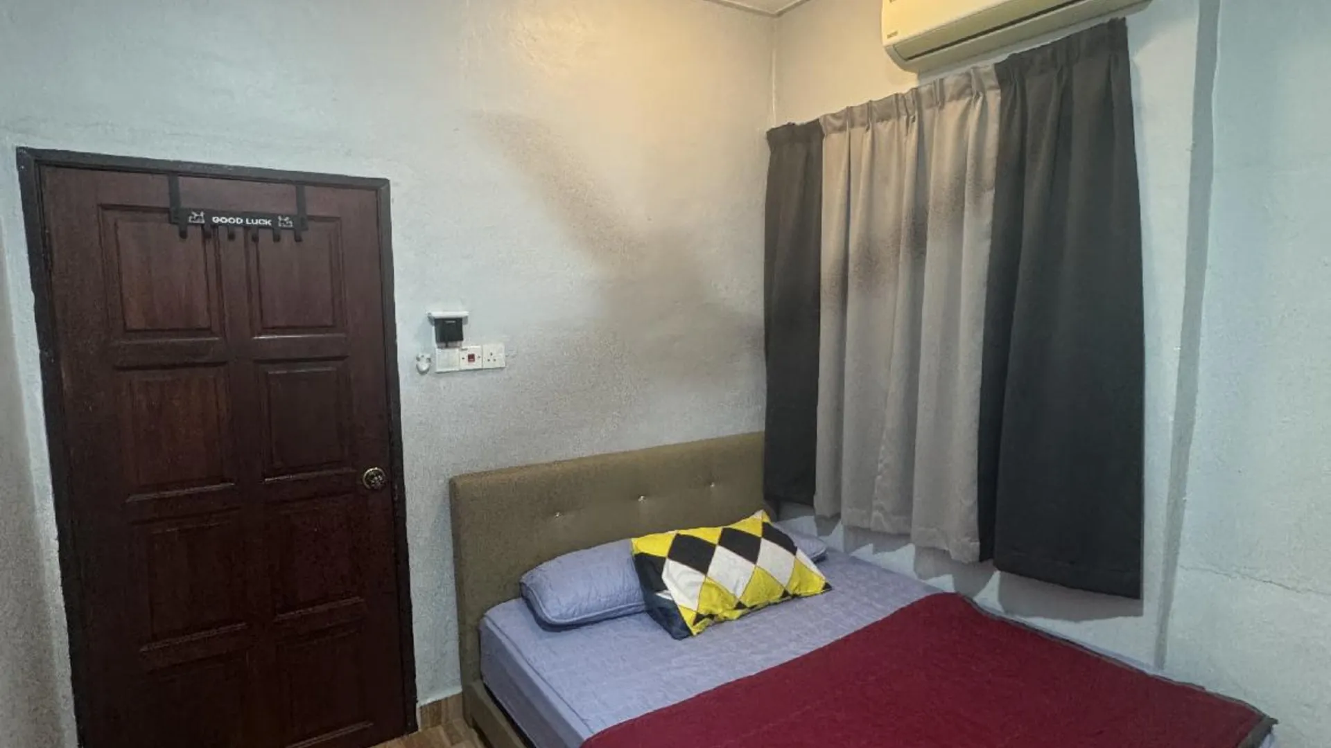 쿠알라 네랑 쿠알라 네랑의  (m², 침실 2개, 프라이빗 욕실 1개) 3성급 게스트하우스 스위트룸