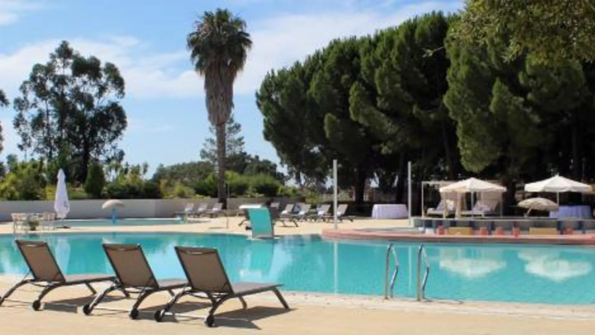 알카인스 Hotel Campo do Rosmaninho 4성급 호텔 수영장