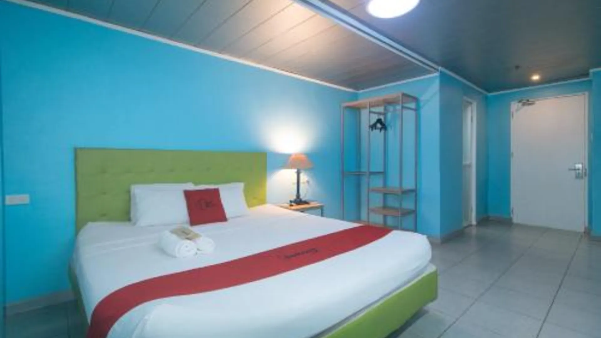 세부 레드도어즈 플러스 뉴 에라 버짓 호텔 만다우에 구 레드도어즈 플러스 니어 UV 만다우에 세부 2성급 호텔 스위트룸