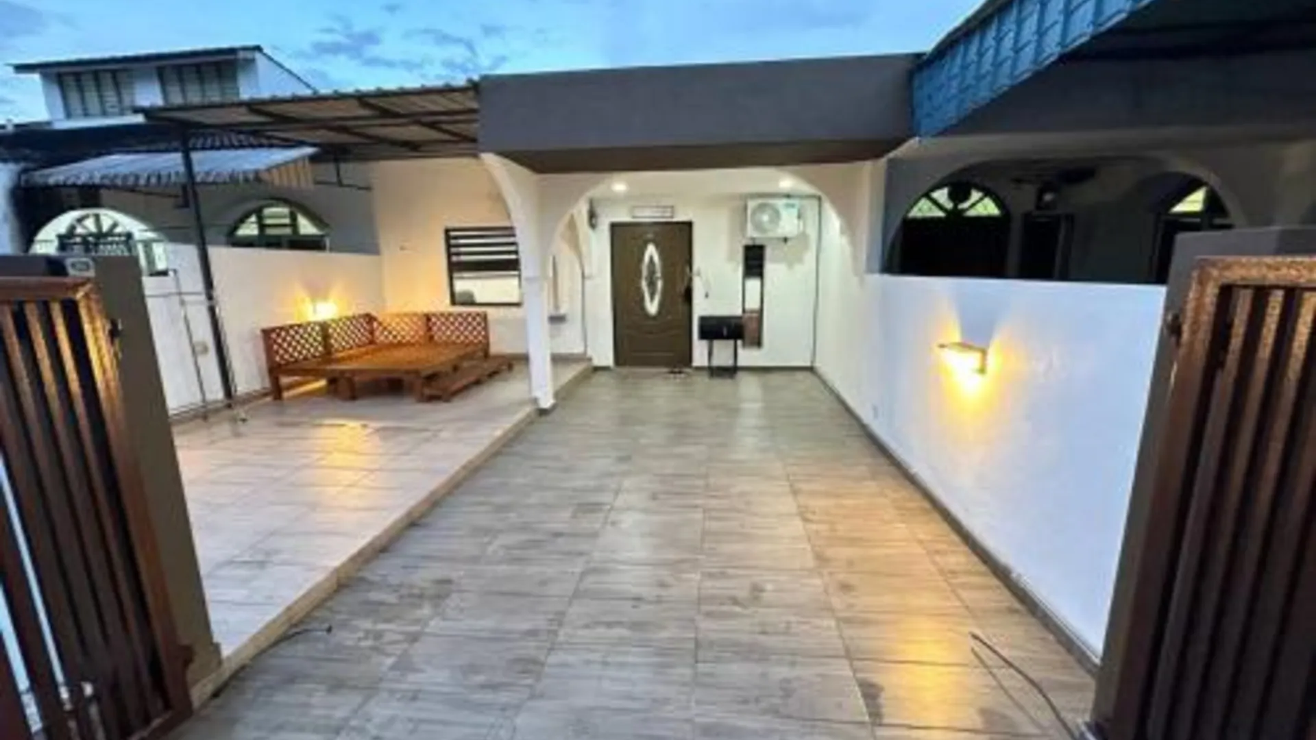 말라카 바투 베렌담의 프라이빗 하우스 (m², 침실 3개, 프라이빗 욕실 2개) 4성급 게스트하우스 수영장