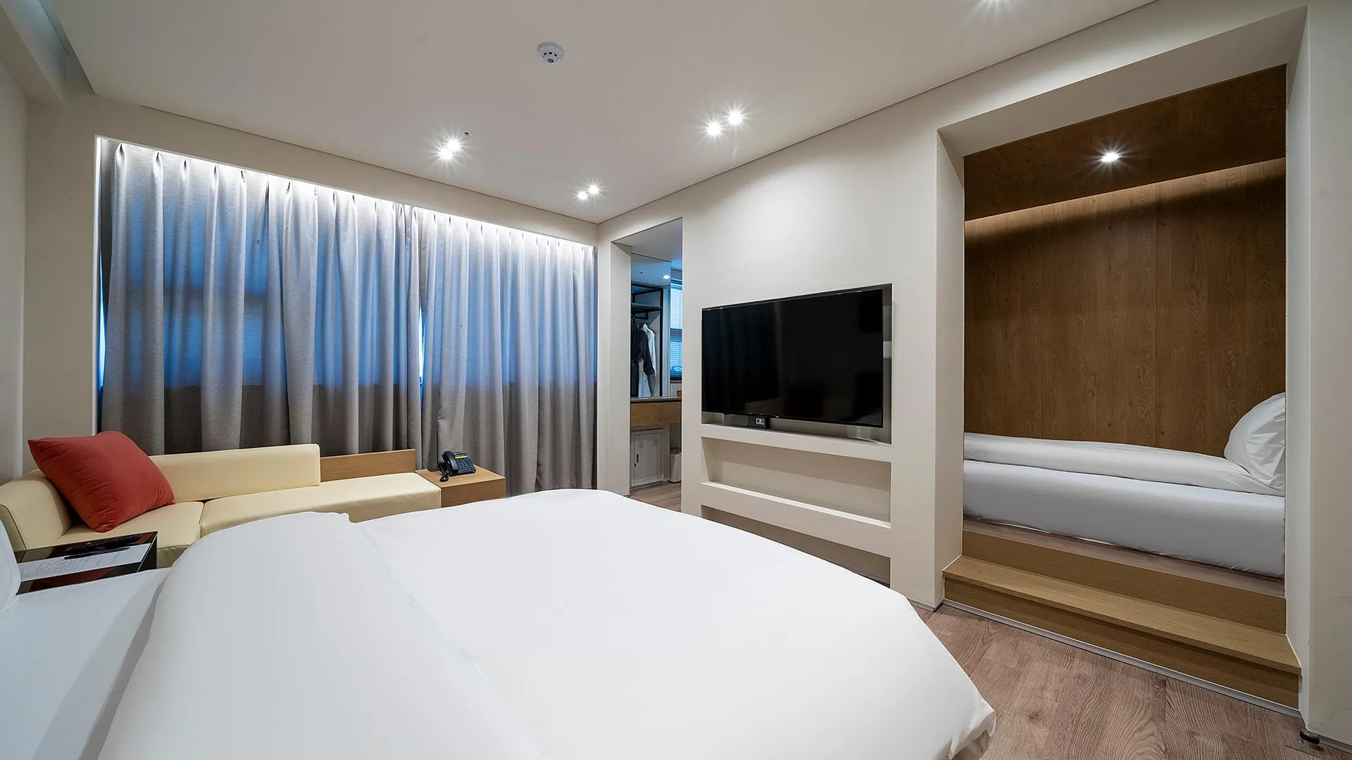 충주 이든 포레 호텔 2성급 호텔 스위트룸