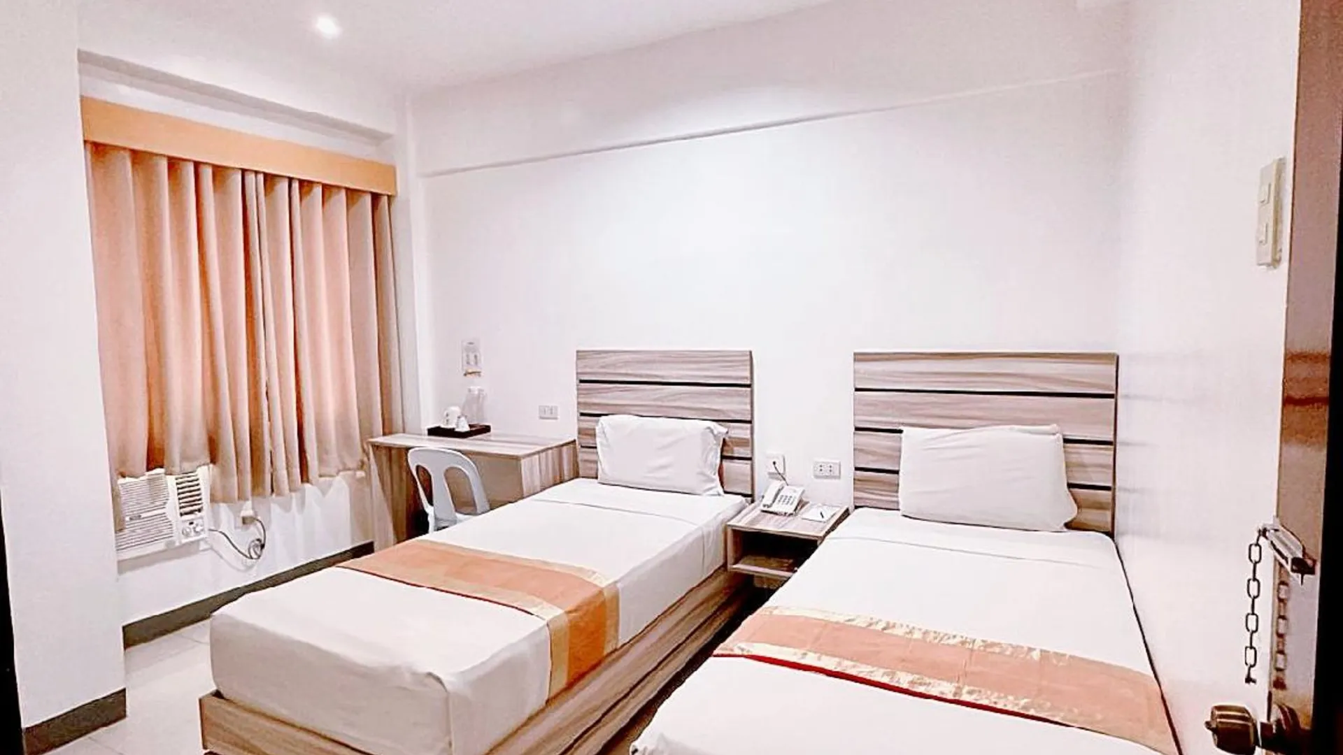 세부 트래블비 푸엔테 인 호텔 스위트룸