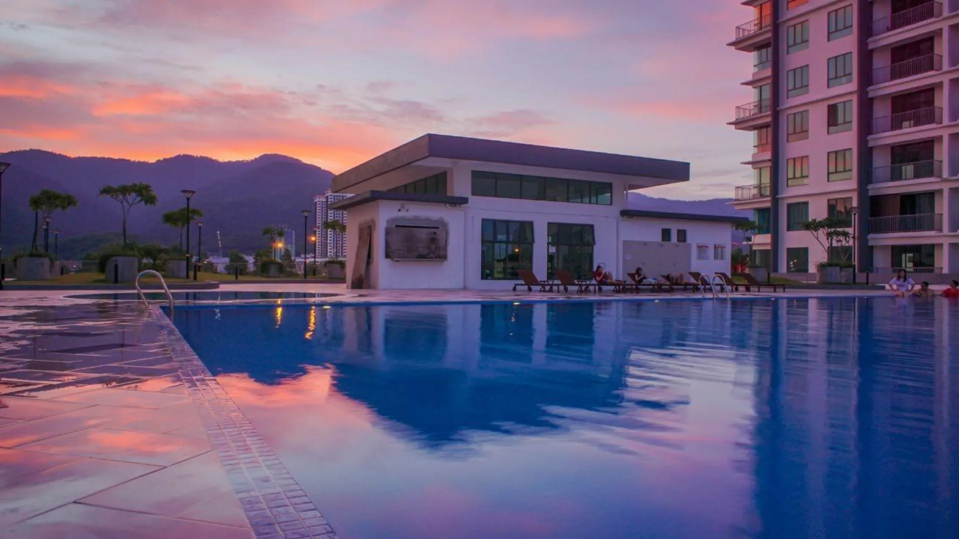 이포 켈레방의 아파트먼트 (325m², 침실 3개, 프라이빗 욕실 2개) 4성급 싱글룸 로비