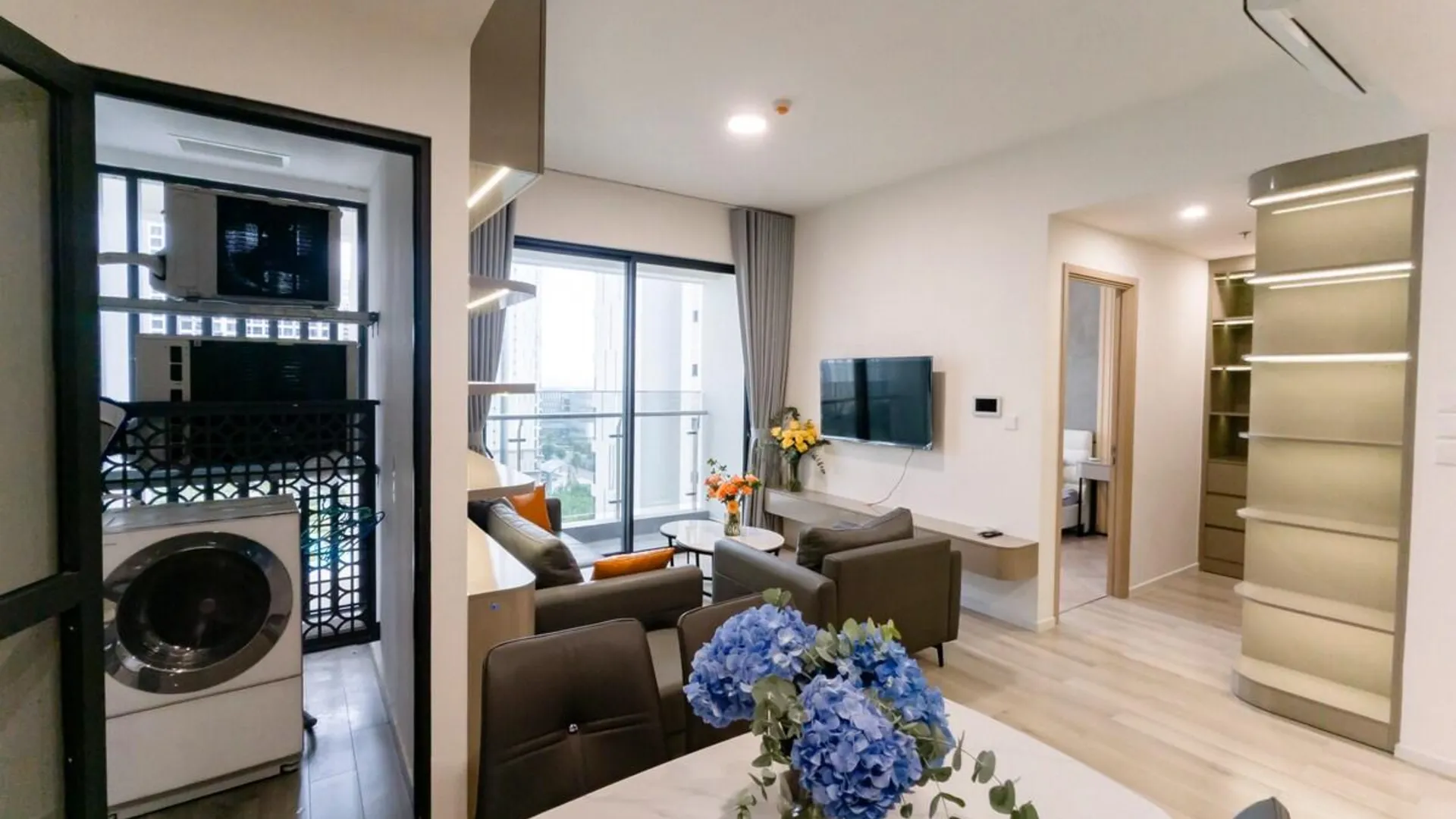 호치민 9군의 프라이빗 하우스 (m², 침실 1개, 프라이빗 욕실 1개) 2성급 싱글룸 수영장