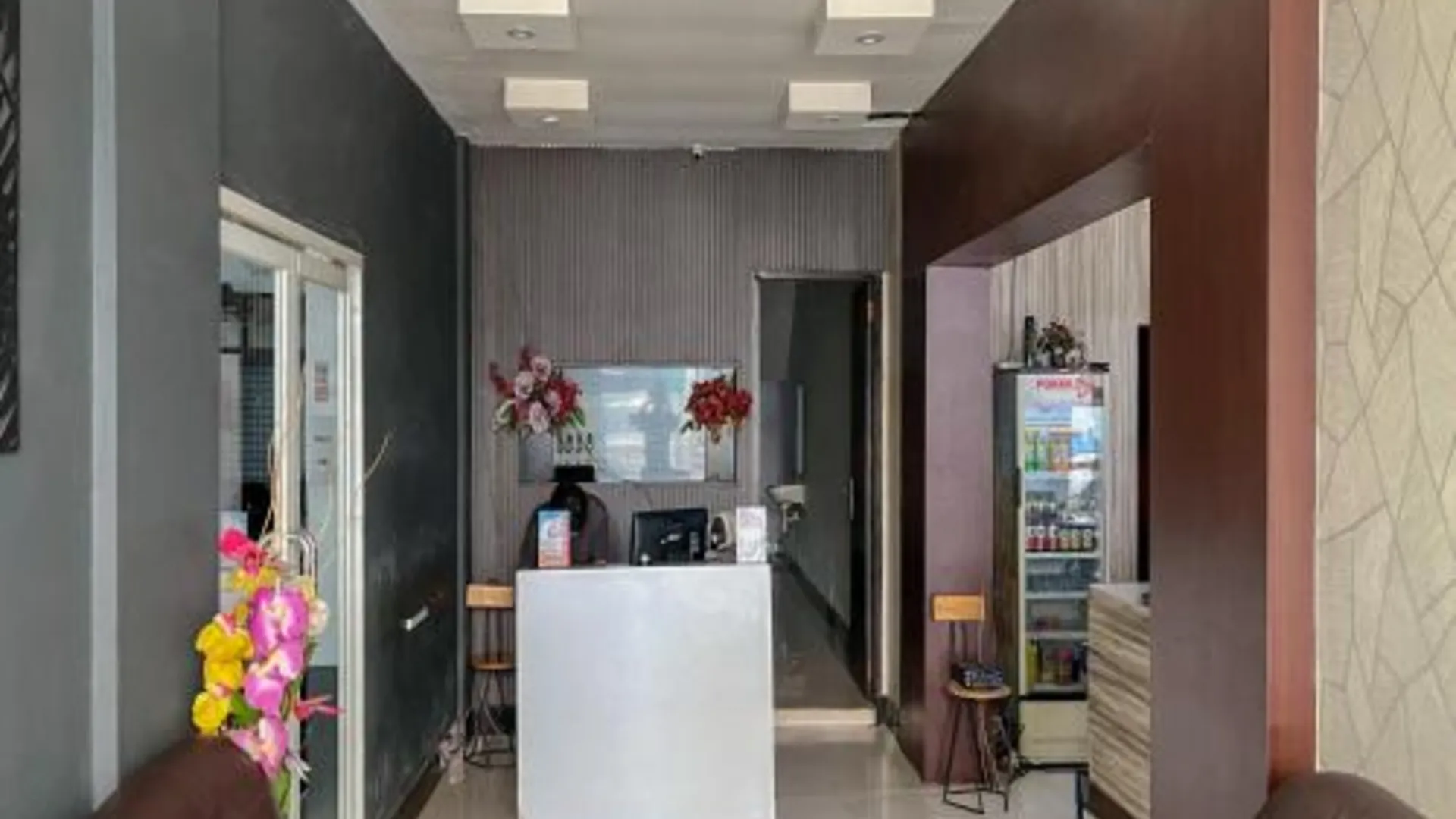 마카사르 Lucky Inn & Cafe 2성급 호텔 레스토랑