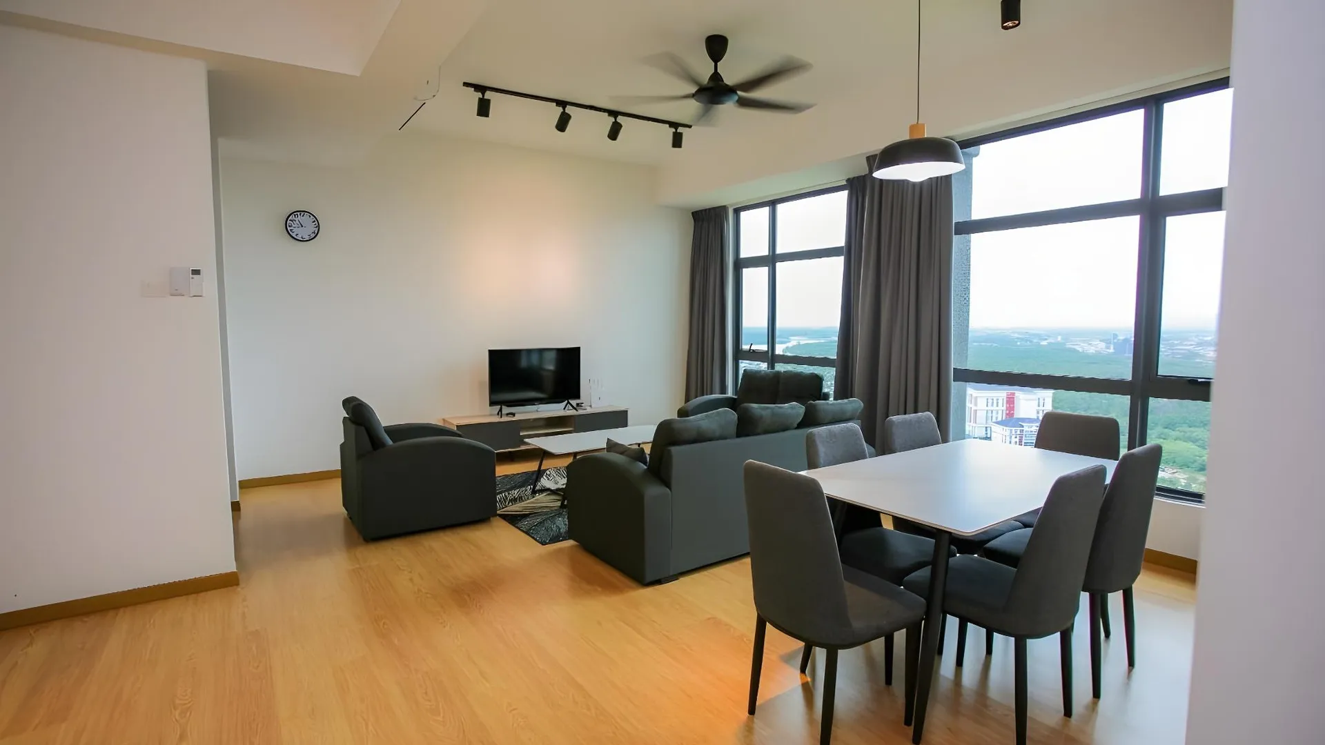 쿠안탄 테루크 쳄페타크의 아파트먼트 (800m², 침실 2개, 프라이빗 욕실 2개) 5성급 싱글룸 수영장