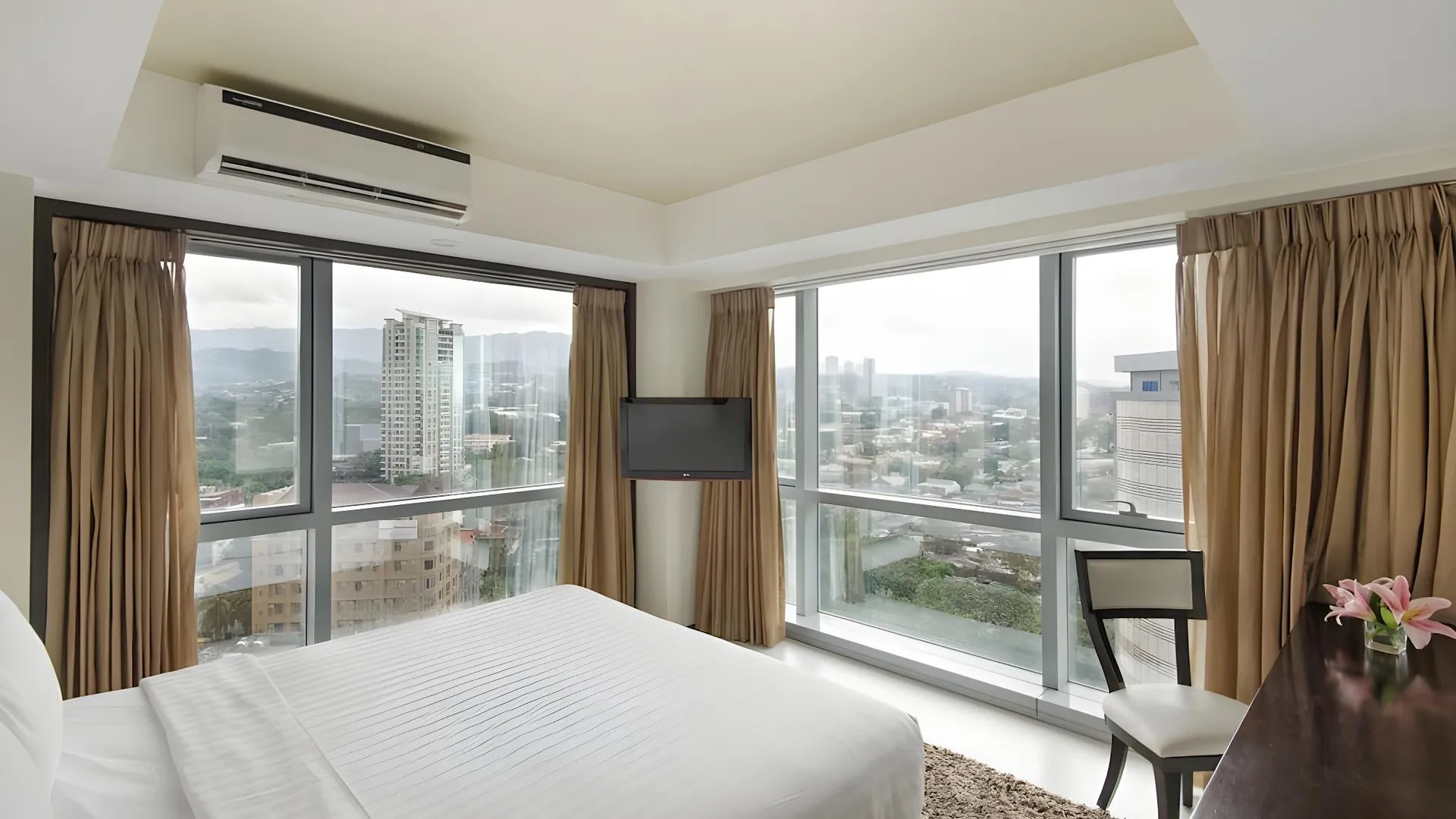 세부 퀘스트 호텔 앤 컨퍼런스 센터 세부 3성급 호텔 전망