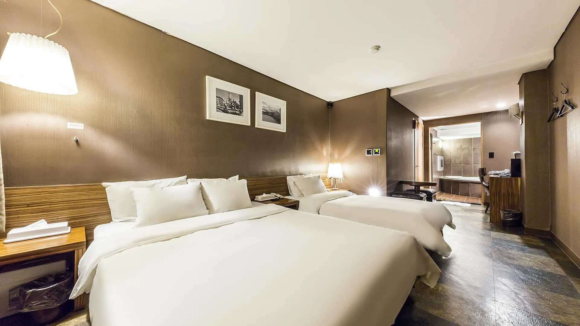 서울 은평 오포짓스탠다드 2성급 호텔 스위트룸