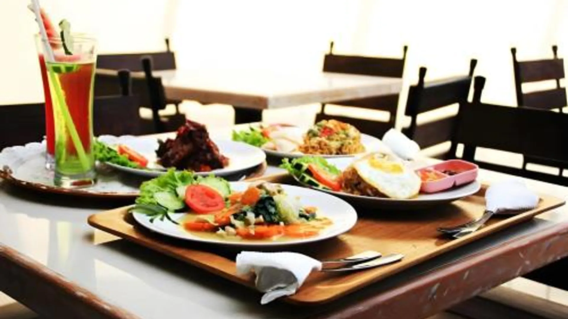 발리 컬렉션 O 바즈라산디 모누멘 근처 구 그랜드 폰독 푸리 아유 2성급 호텔 수영장