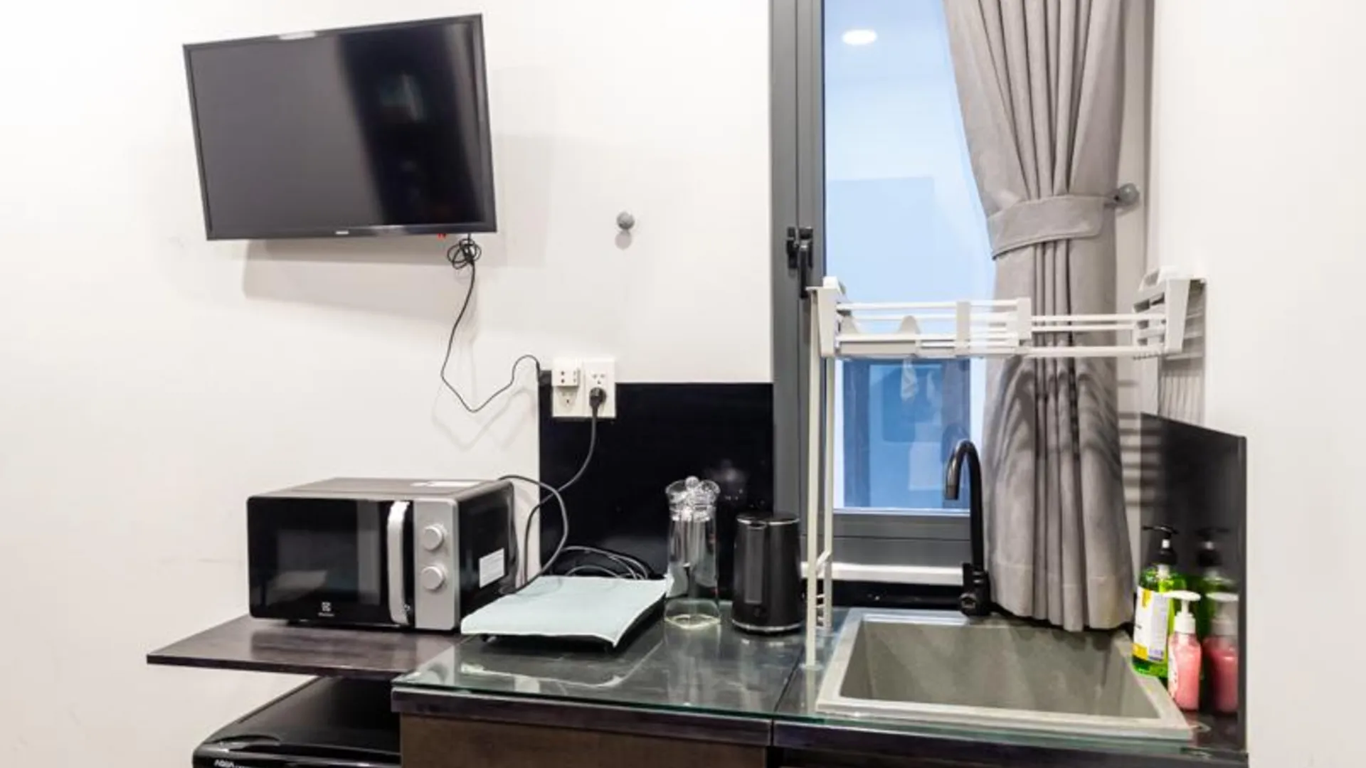 호치민 1군의 아파트먼트 (28m², 침실 1개, 프라이빗 욕실 1개) 4성급 싱글룸 레스토랑