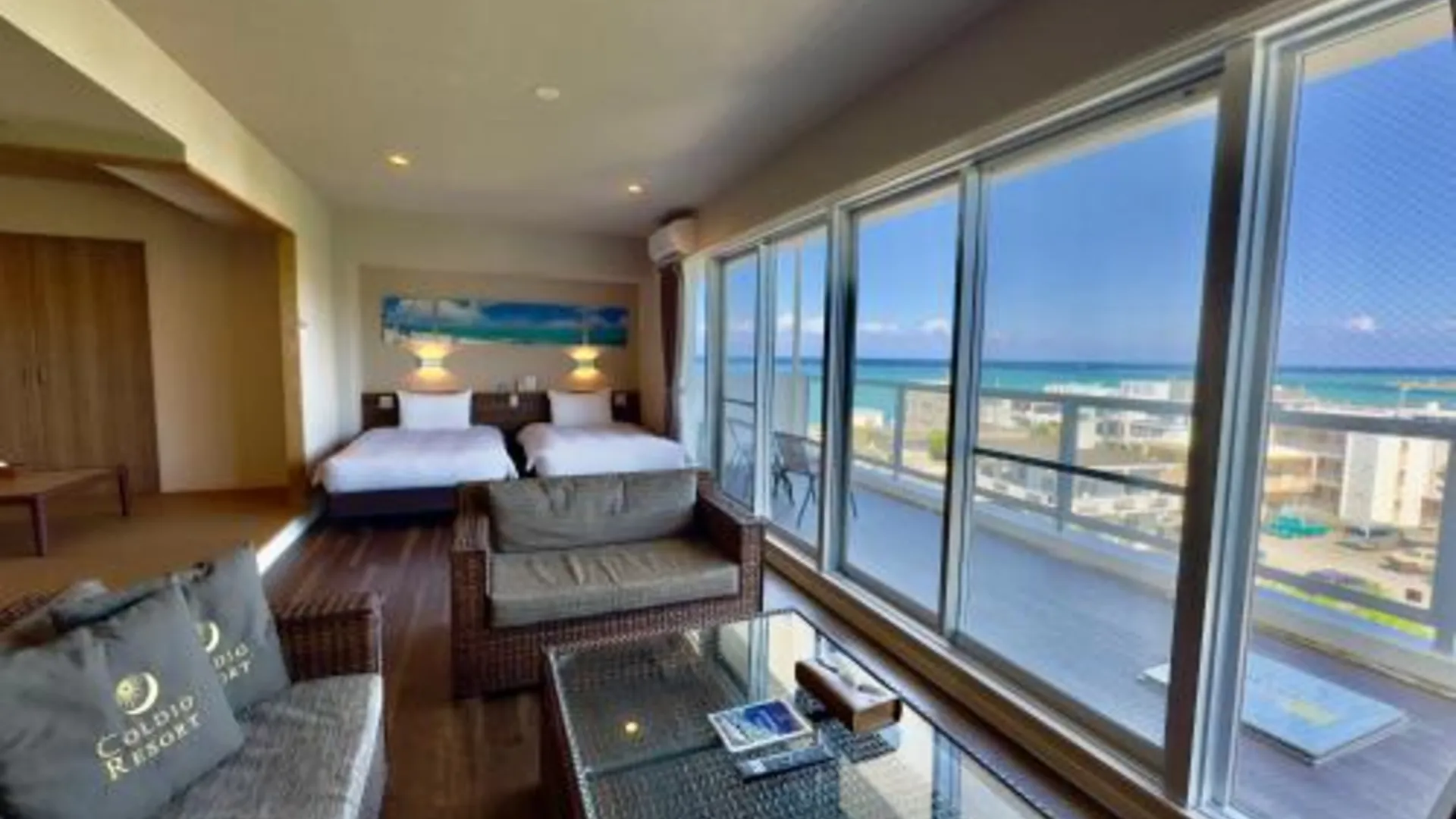 오키나와 본섬 코랄 팰리스 온나 바이 선셋 애비뉴 4성급 게스트하우스 스위트룸