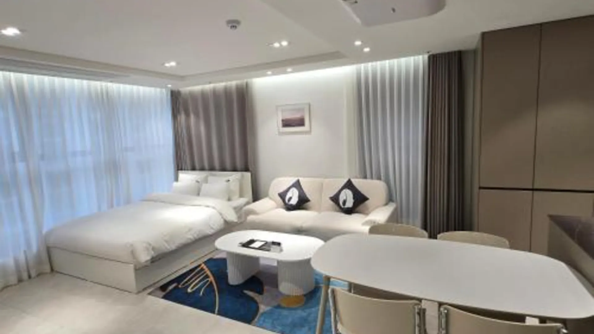 서울 호텔 더 디자이너스 LYJ 스위트 역삼 4성급 호텔 스위트룸