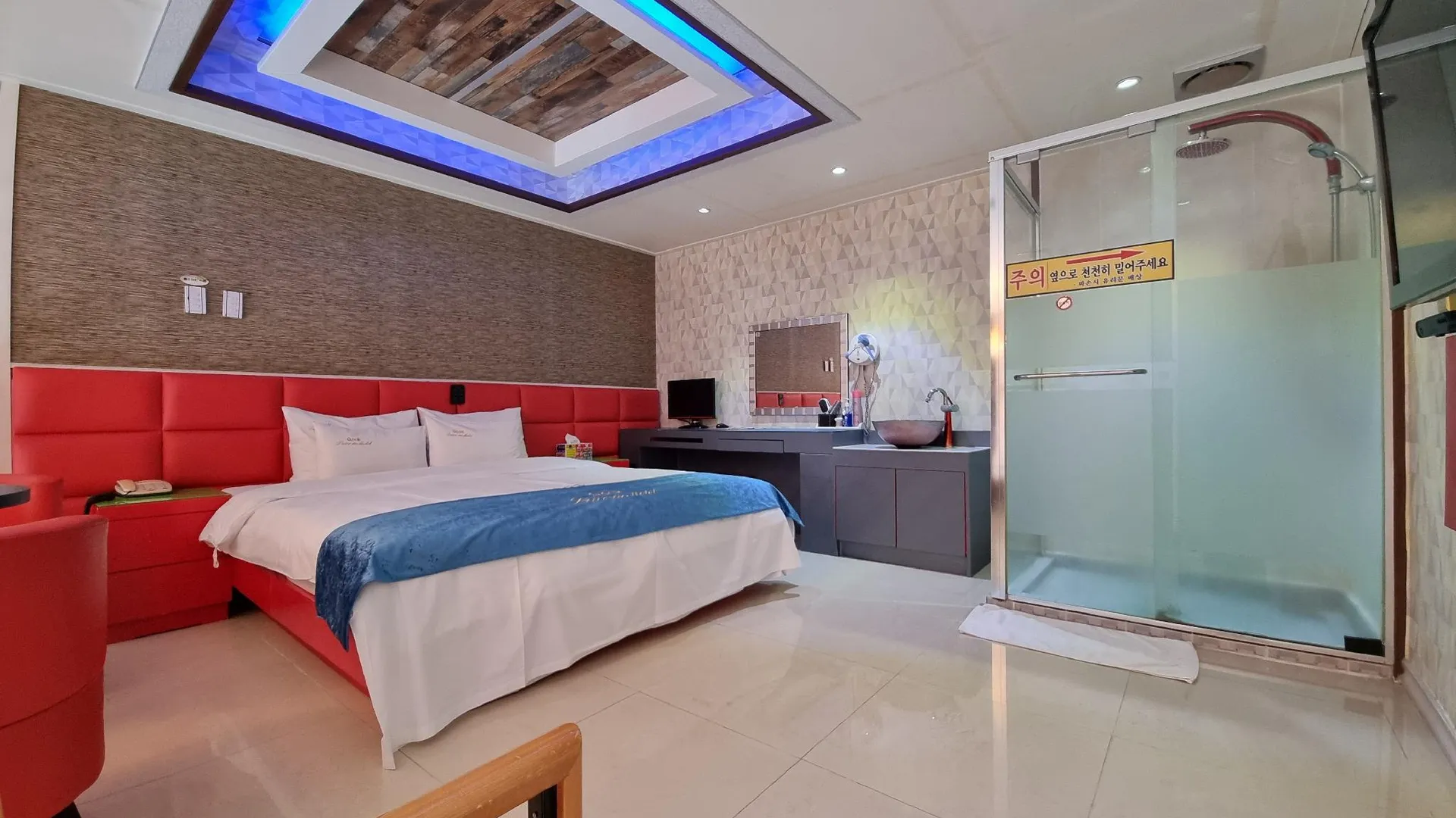전주 김제 쿡 드라이빙 무인텔 호텔 스위트룸