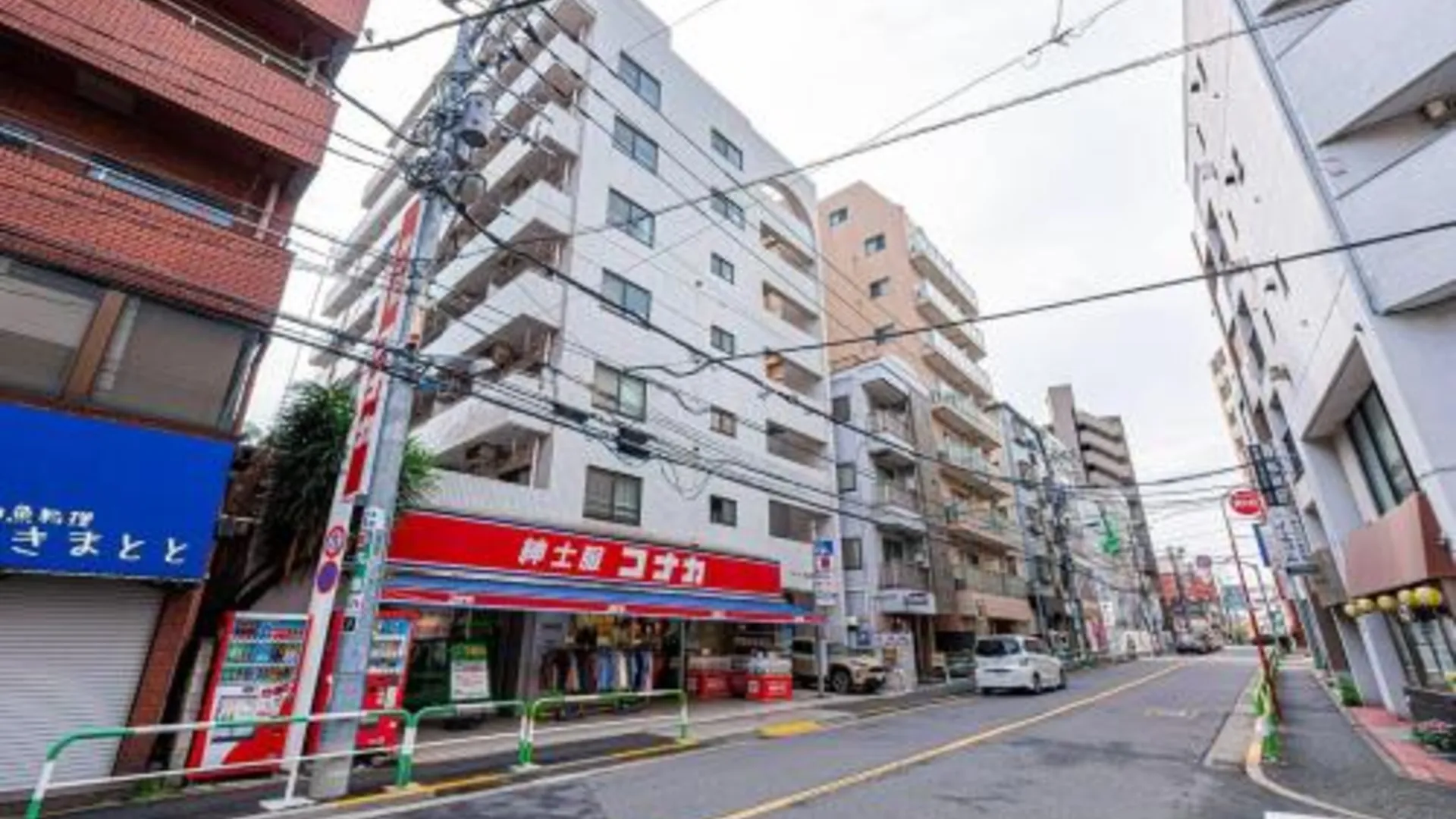 도쿄 / 동경 2th floor with elevator 3min walk from Koma Gome on the Yamanote Line 2 rooms and 1 living room, max 3성급 싱글룸 수영장