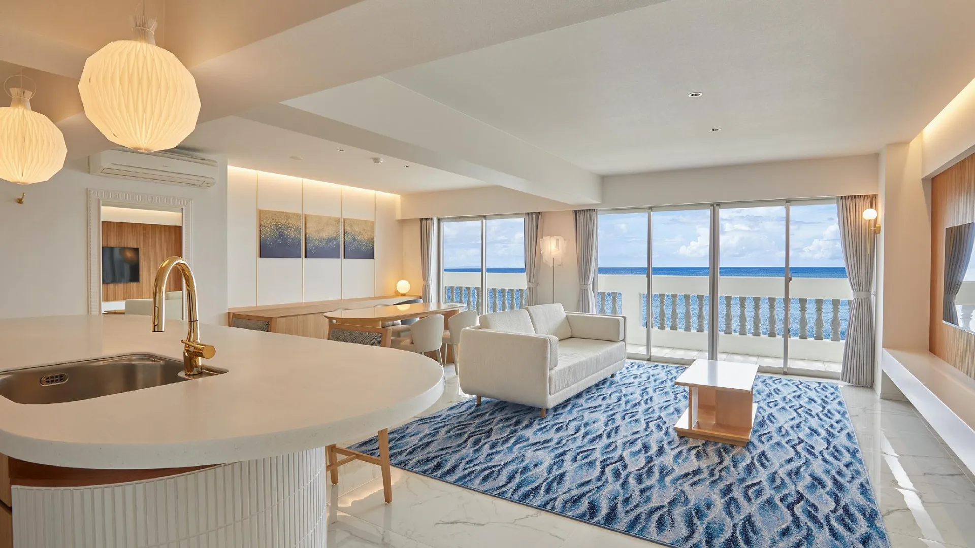 오키나와 본섬 라조르 씨 리조트 3성급 호텔 스위트룸