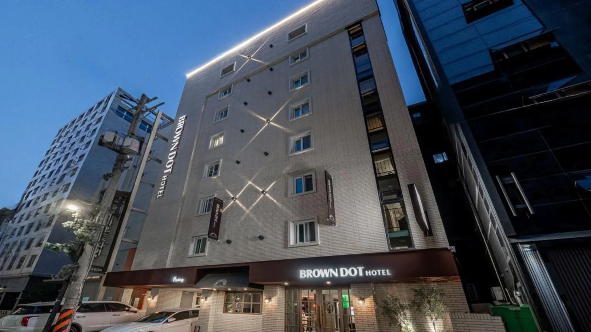 서울 신촌 브라운도트 신촌점 호텔 외관