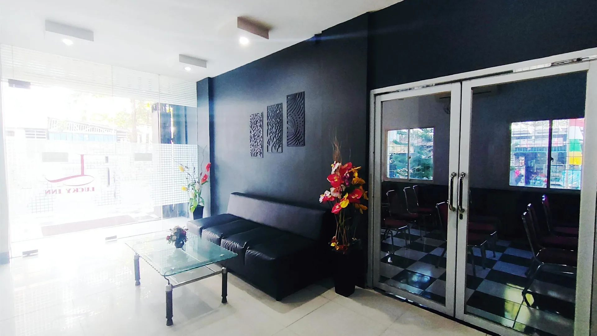 마카사르 Lucky Inn & Cafe 2성급 호텔 전망