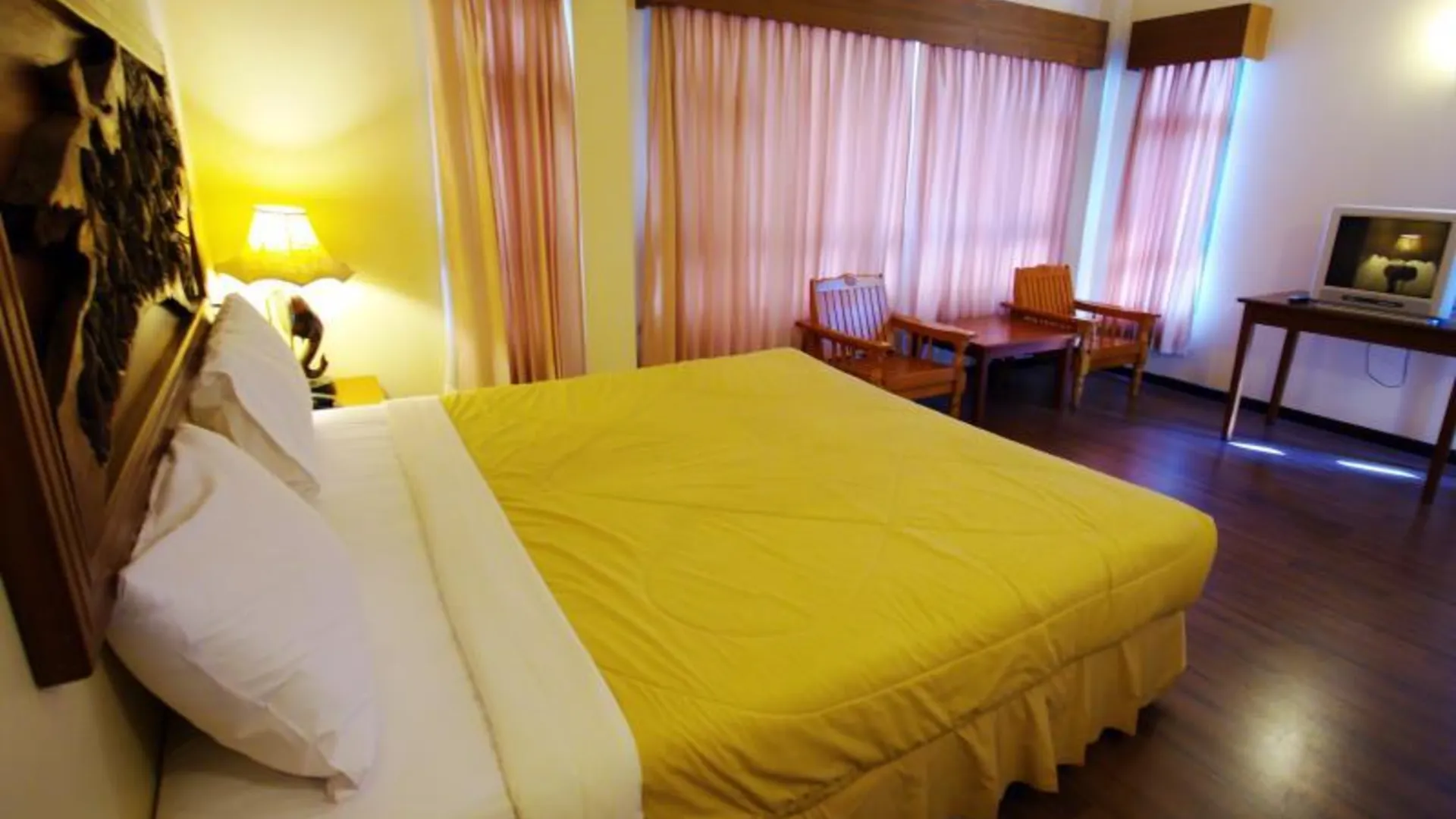 치앙라이 반 란나 호텔 2성급 호텔 스위트룸