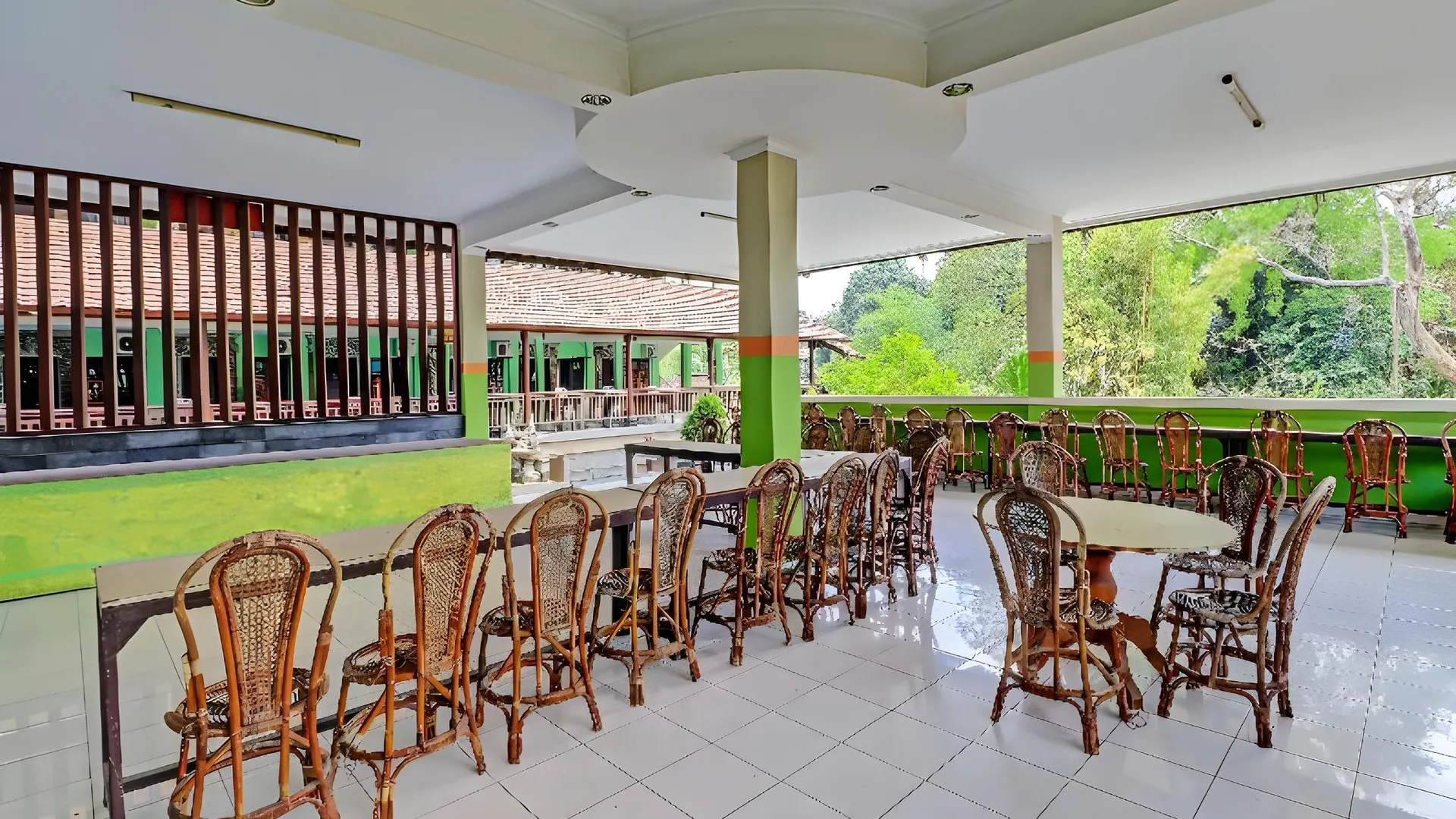 발리 컬렉션 O 발리 터미널 우붕 근처 구 바투카루 가든 호텔 2성급 호텔 레스토랑