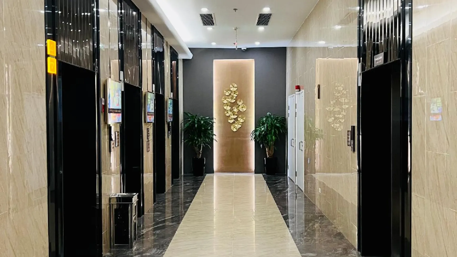 하노이 하노이 룸스 - 빈홈즈 스카이레이크 아파트먼트 5성급 게스트하우스 수영장