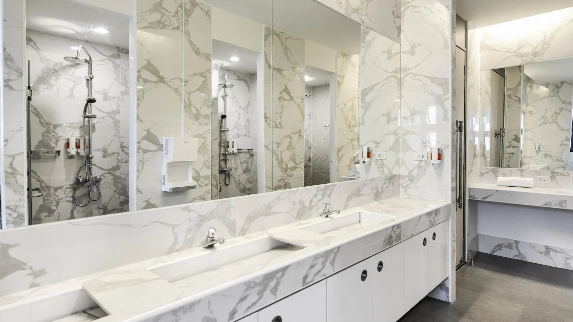 방콕 더 큐브 호스텔 실롬 2성급 호텔 스위트룸