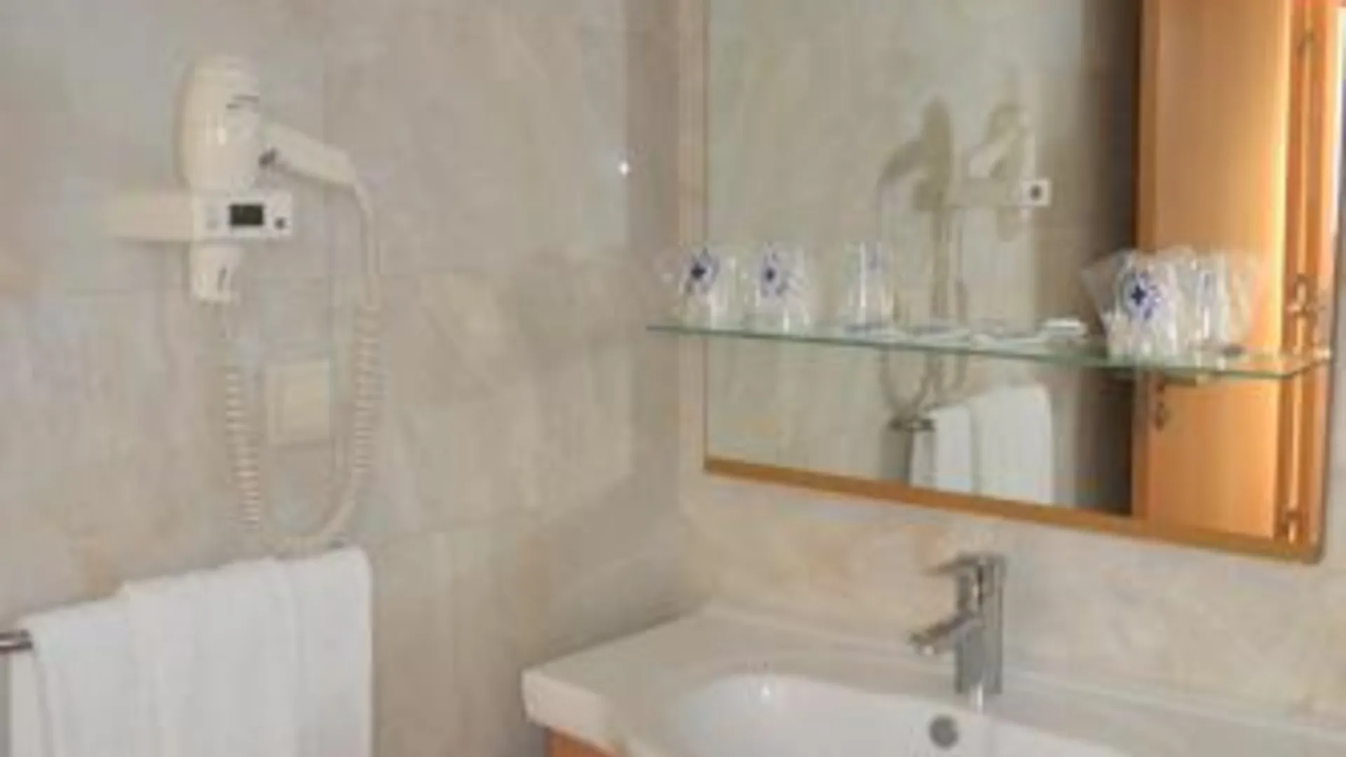 빌라 레알 데 산토 안토니오 Arenilha Guest House 3성급 호텔 스위트룸