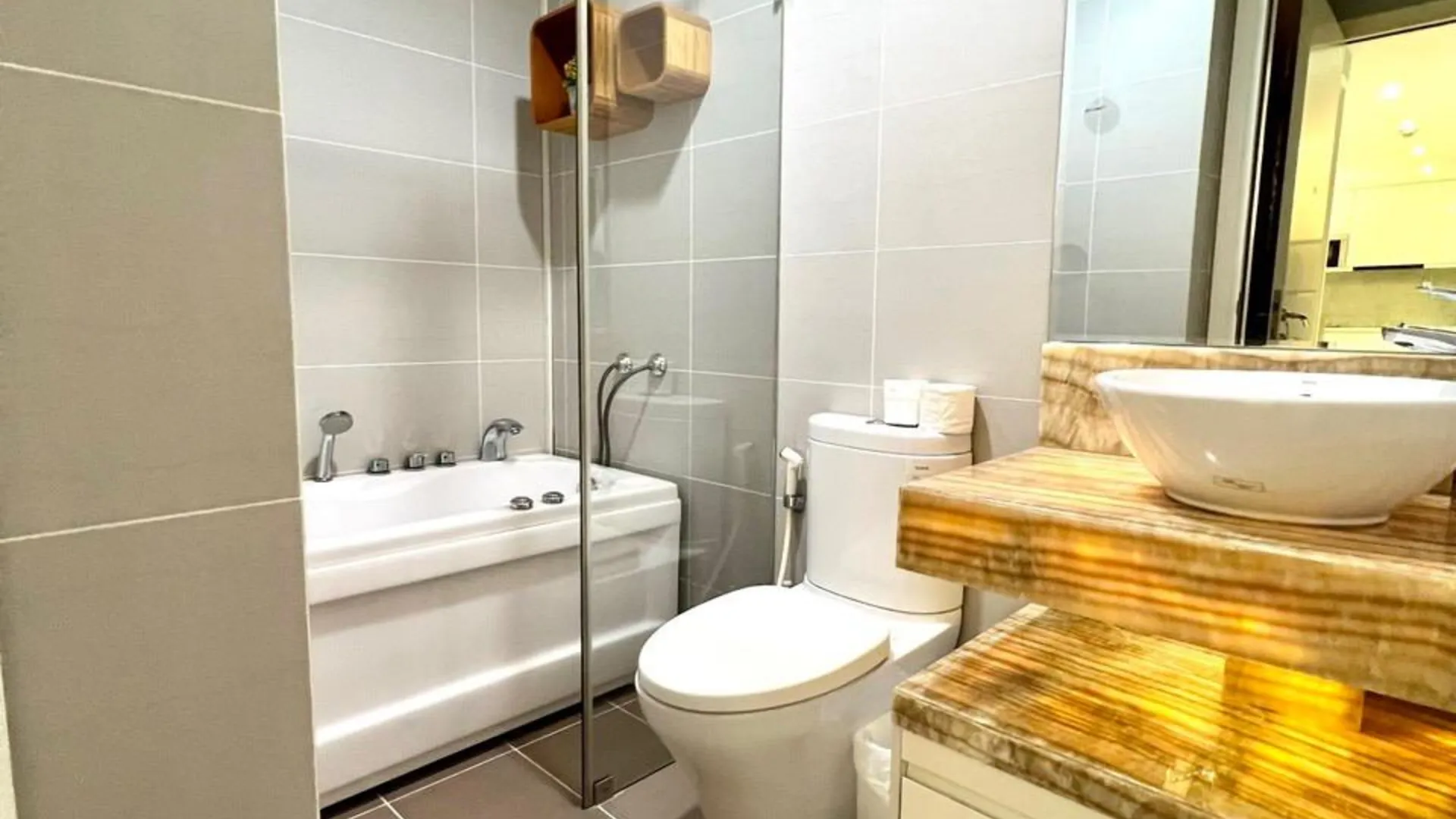 호치민 2군의 아파트먼트 (100m², 침실 1개, 프라이빗 욕실 1개) 4성급 싱글룸 전망