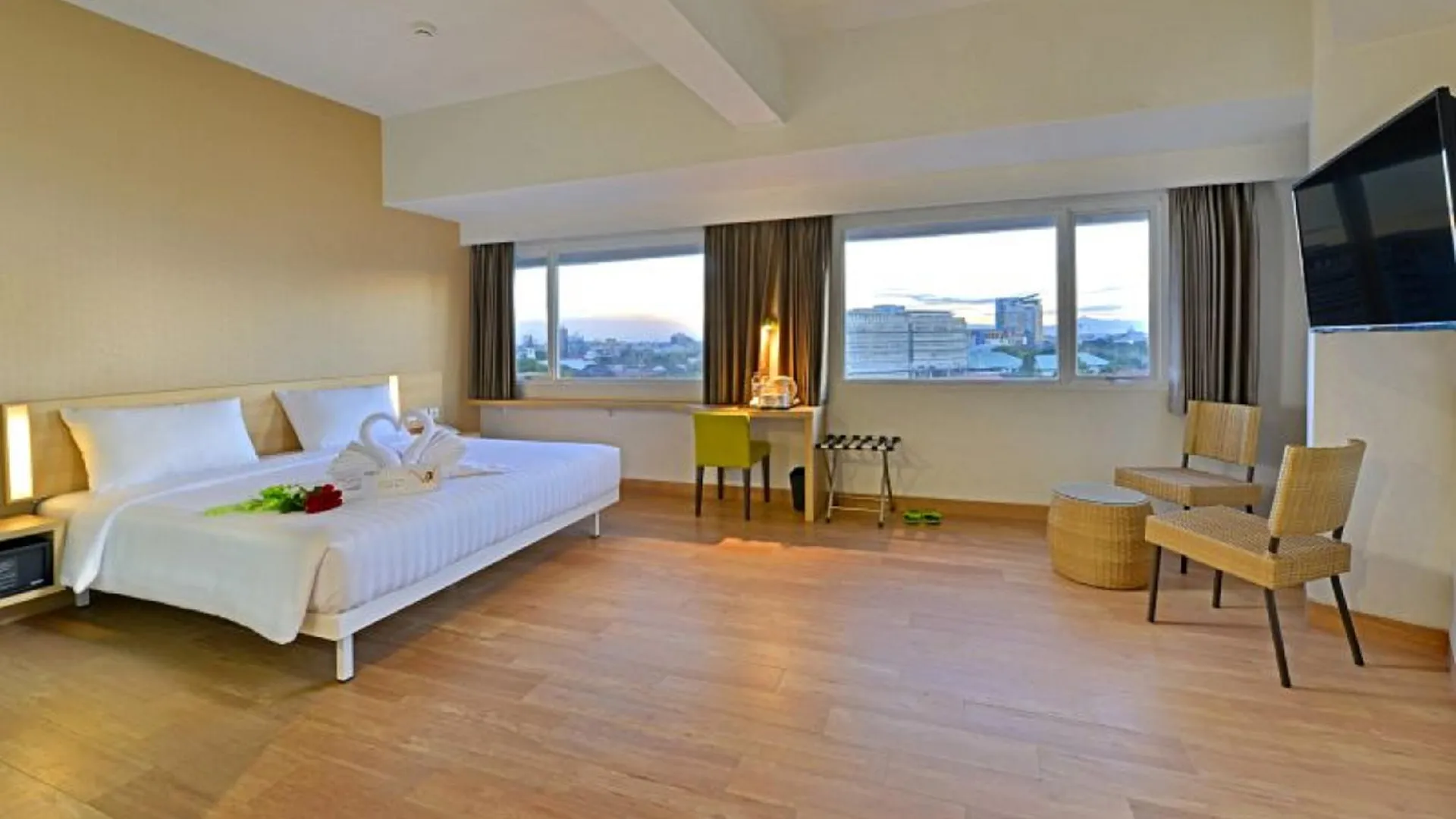 마카사르 위즈 프라임 호텔 하사누딘 마카사르 호텔 스위트룸