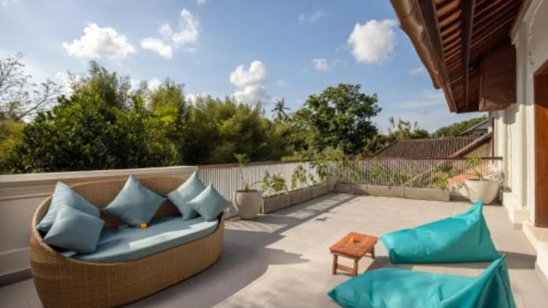 발리 타파 테피 칼리 창구 바이 프라마나 4성급 호텔 부대시설