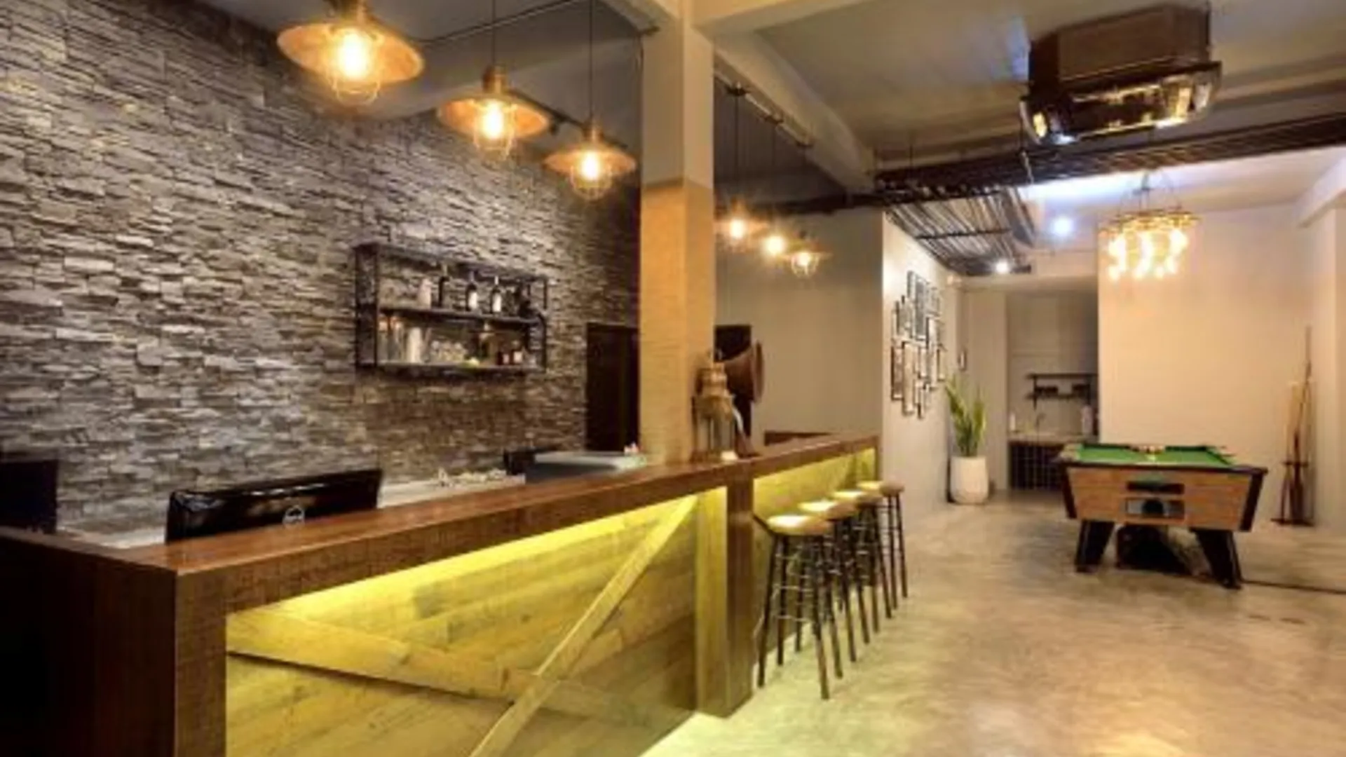 방콕 캐슬 블랙 방콕 2성급 호텔 스위트룸