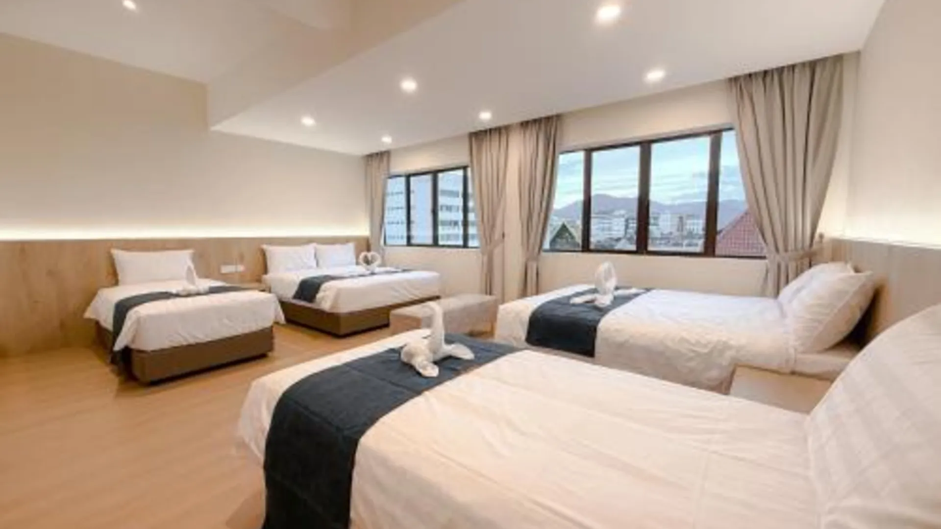 이포 Resandau Stay Ipoh - Nearby Ipoh Town - Private Car Park and Lift - Whole unit & Coliving 4성급 호텔 스위트룸