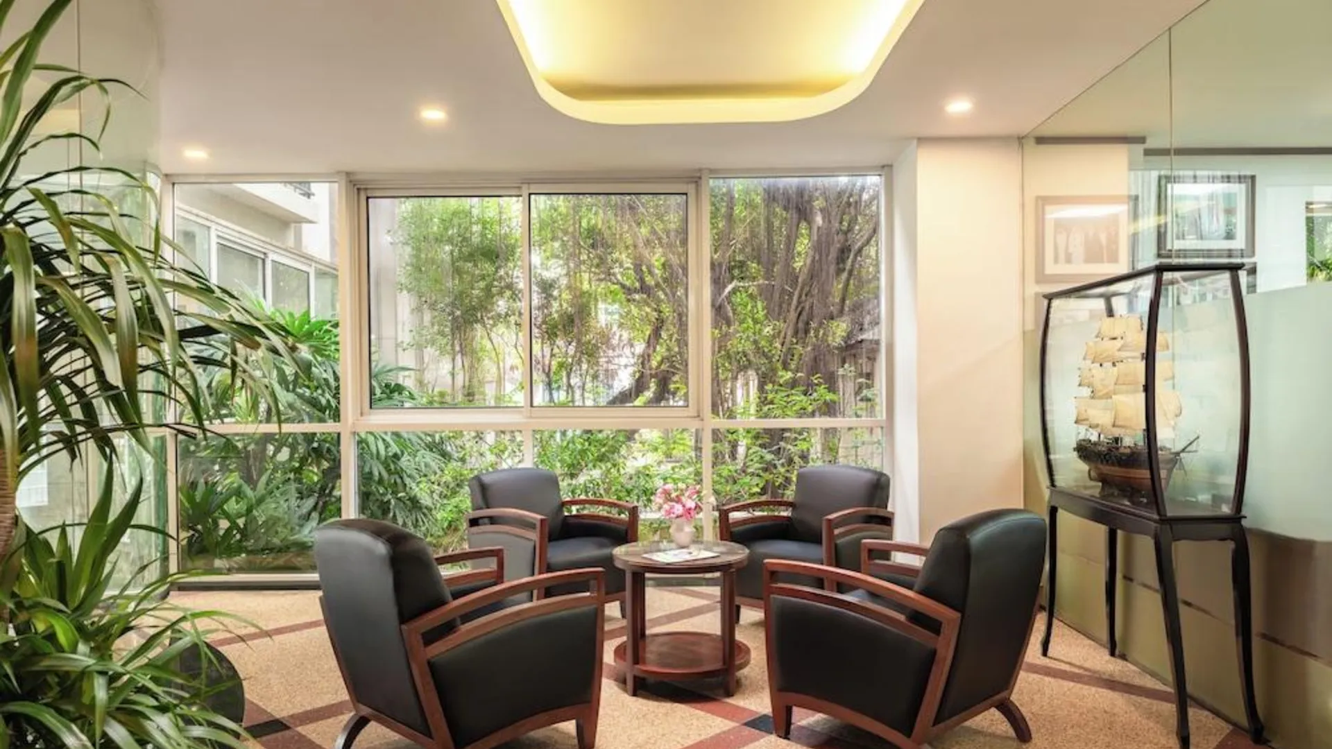 하노이 엘레건트 스위트 센트럴 5성급 호텔 전망