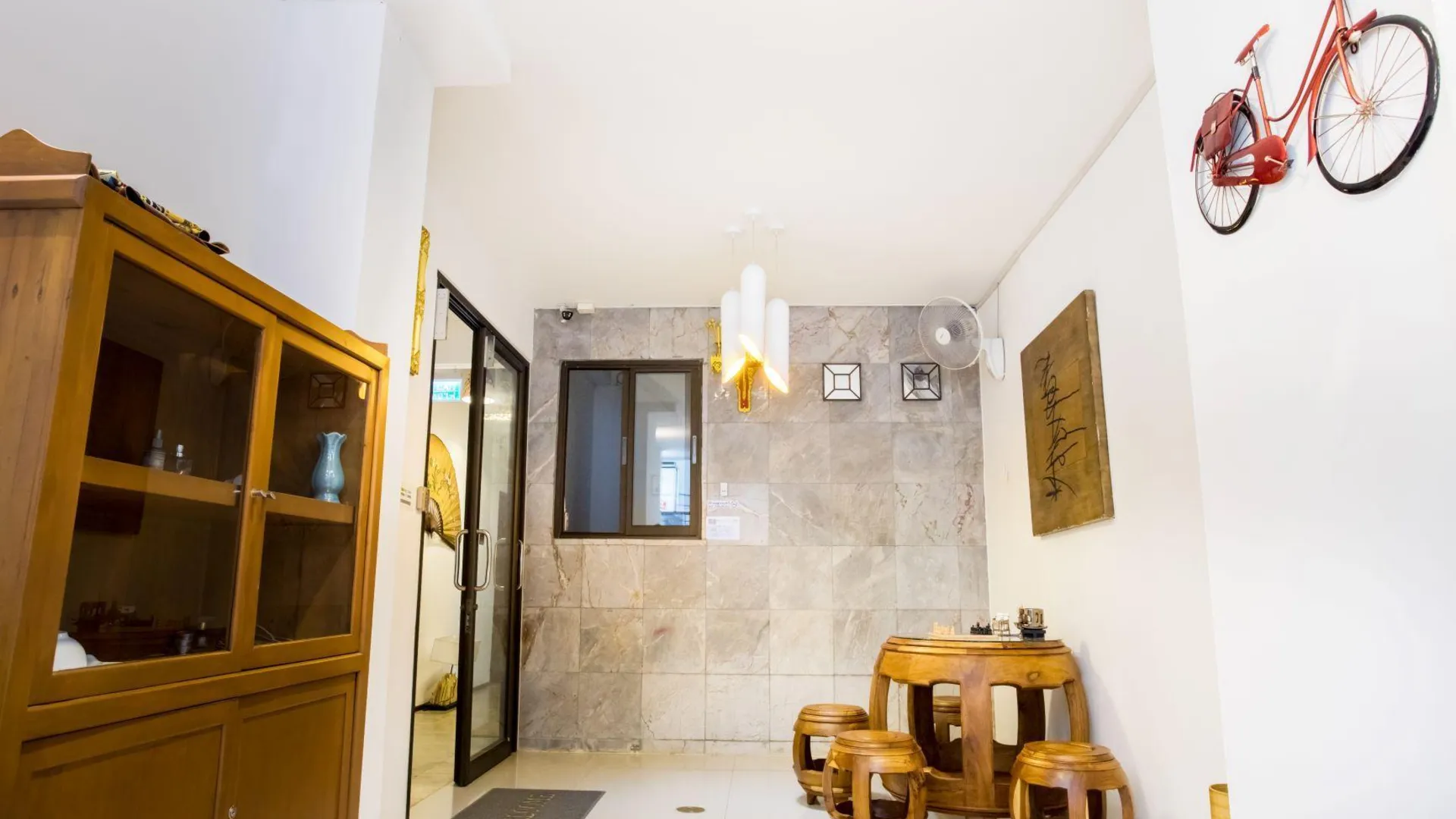 방콕 나인 플러스 로프트 (게스트 하우스) 2성급 호텔 수영장