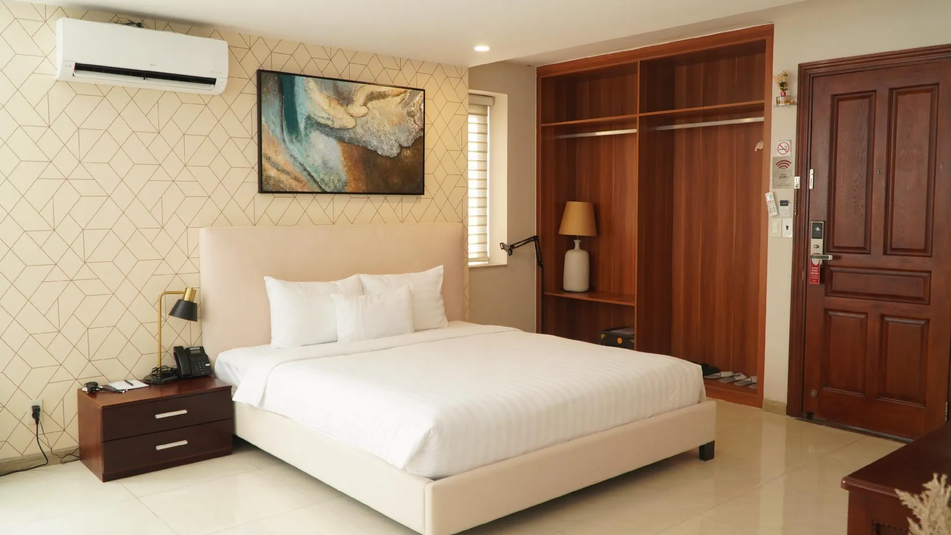 호치민 더 스타 호텔 2 - 푸미흥 호치민 - 코리안 뷔페 조식 2성급 호텔 객실