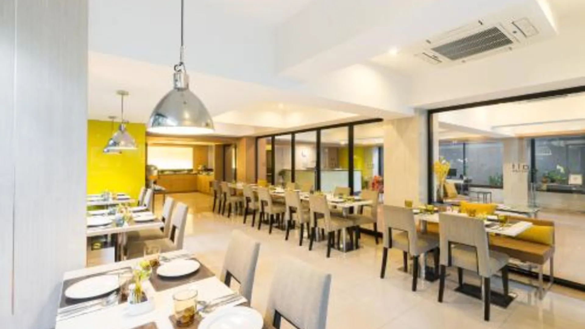 방콕 알트 호텔 나나 바이 UHG 4성급 호텔 스위트룸