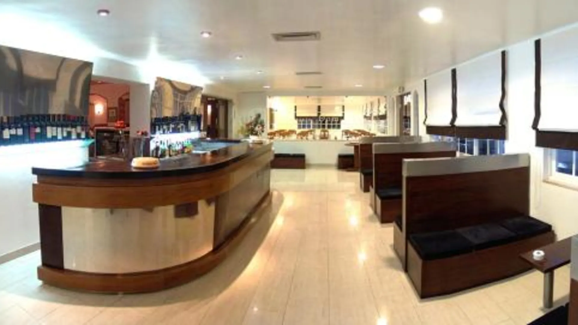 일바스 Varchotel 3성급 호텔 수영장