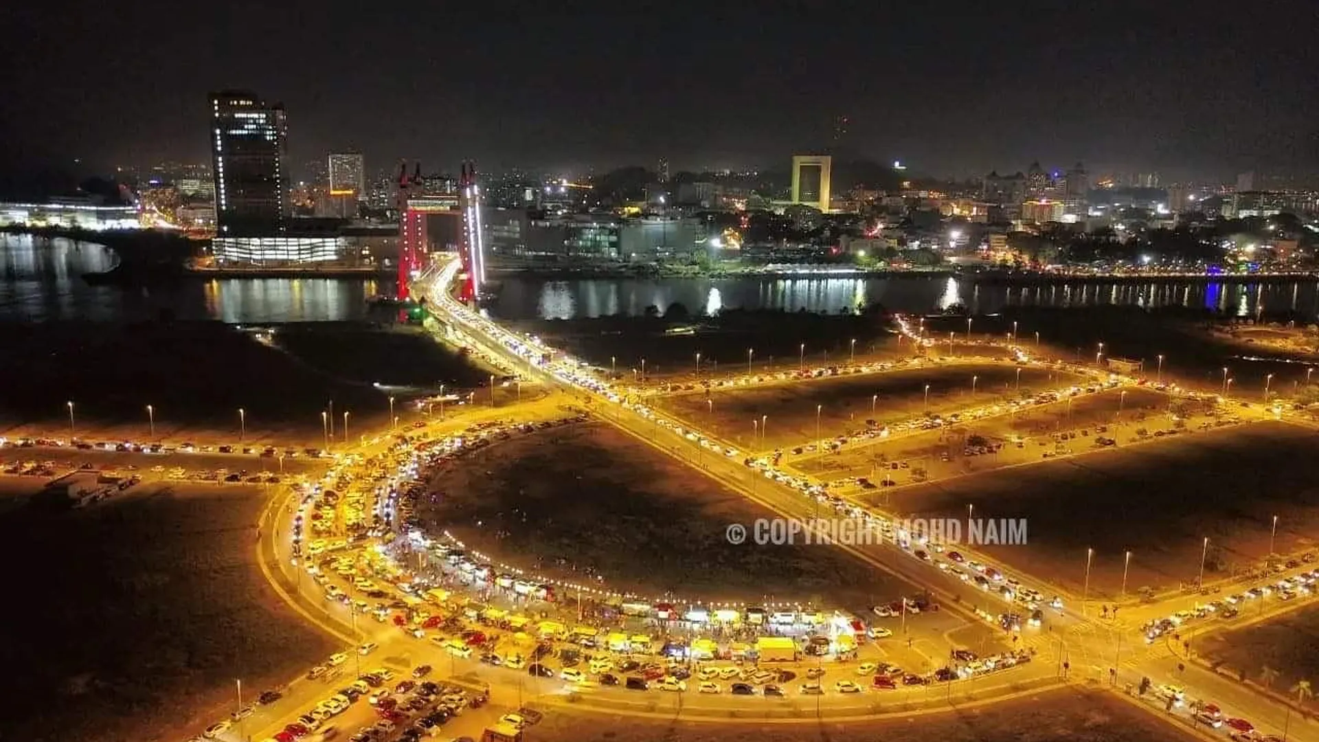 쿠알라테렝가누 시티 센터의 아파트먼트 (1015m², 침실 4개, 프라이빗 욕실 3개) 3성급 싱글룸 전망