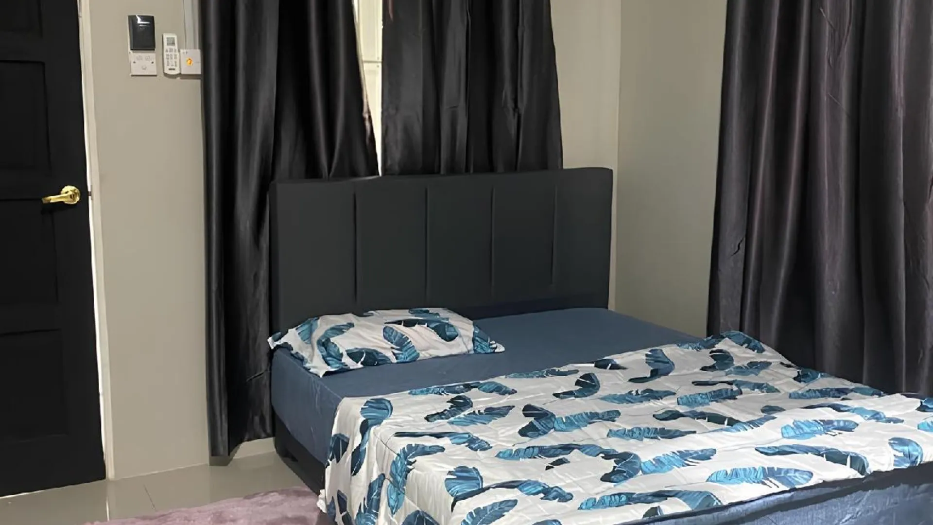 쿠알라 리피스 타만 네가라의 프라이빗 하우스 (1000m², 침실 3개, 프라이빗 욕실 1개) 2성급 싱글룸 스위트룸