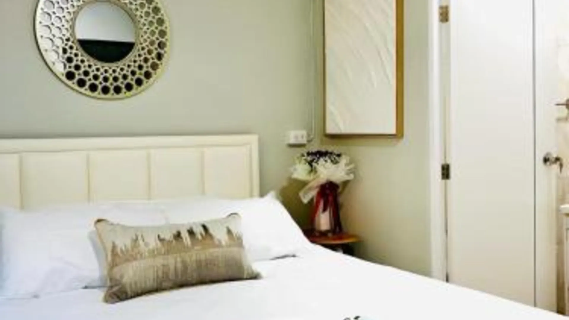 방콕 Luna hotel 2성급 호텔 스위트룸