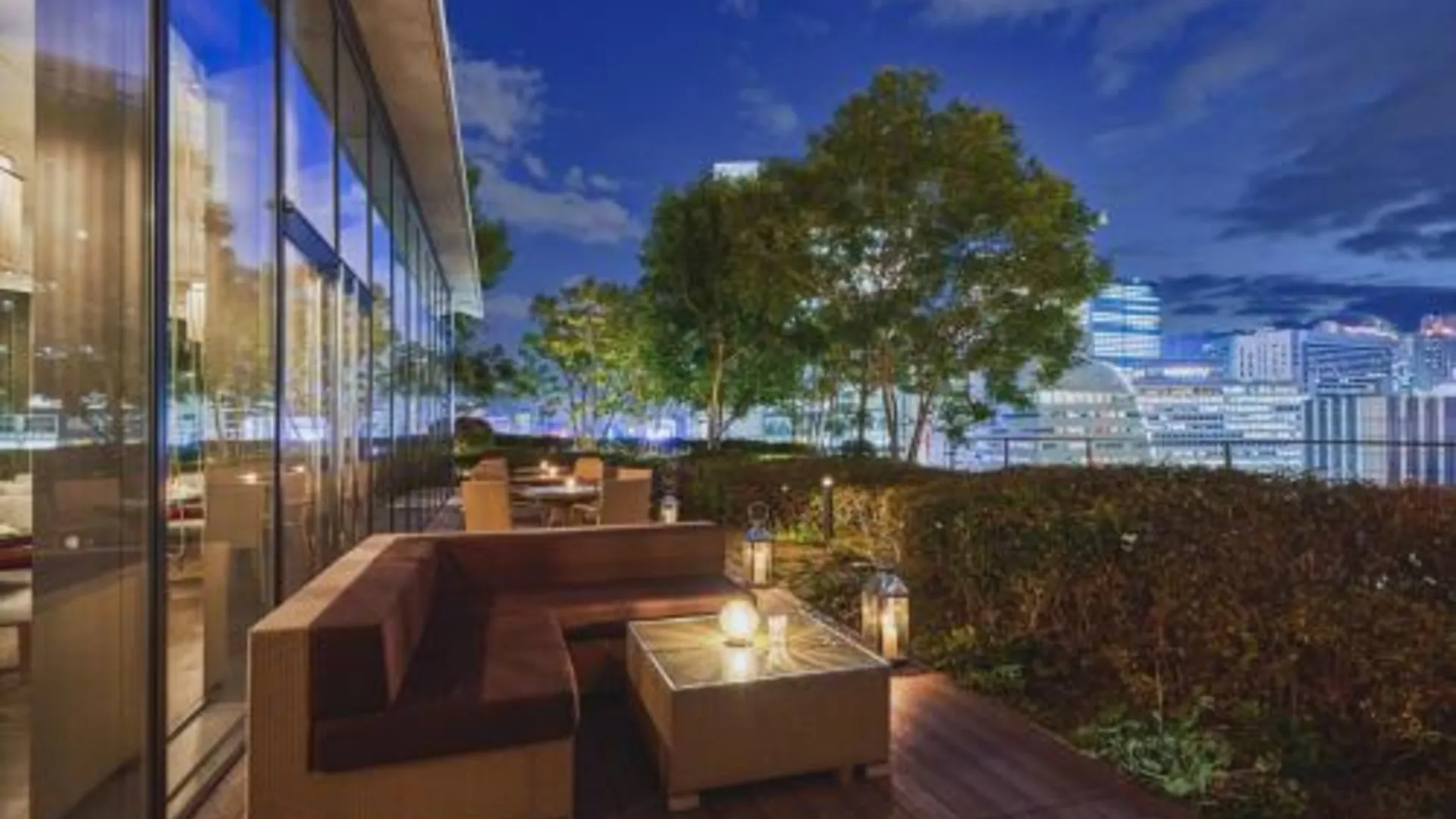 오사카 하모니 엠브라세 오사카 3성급 호텔 외관