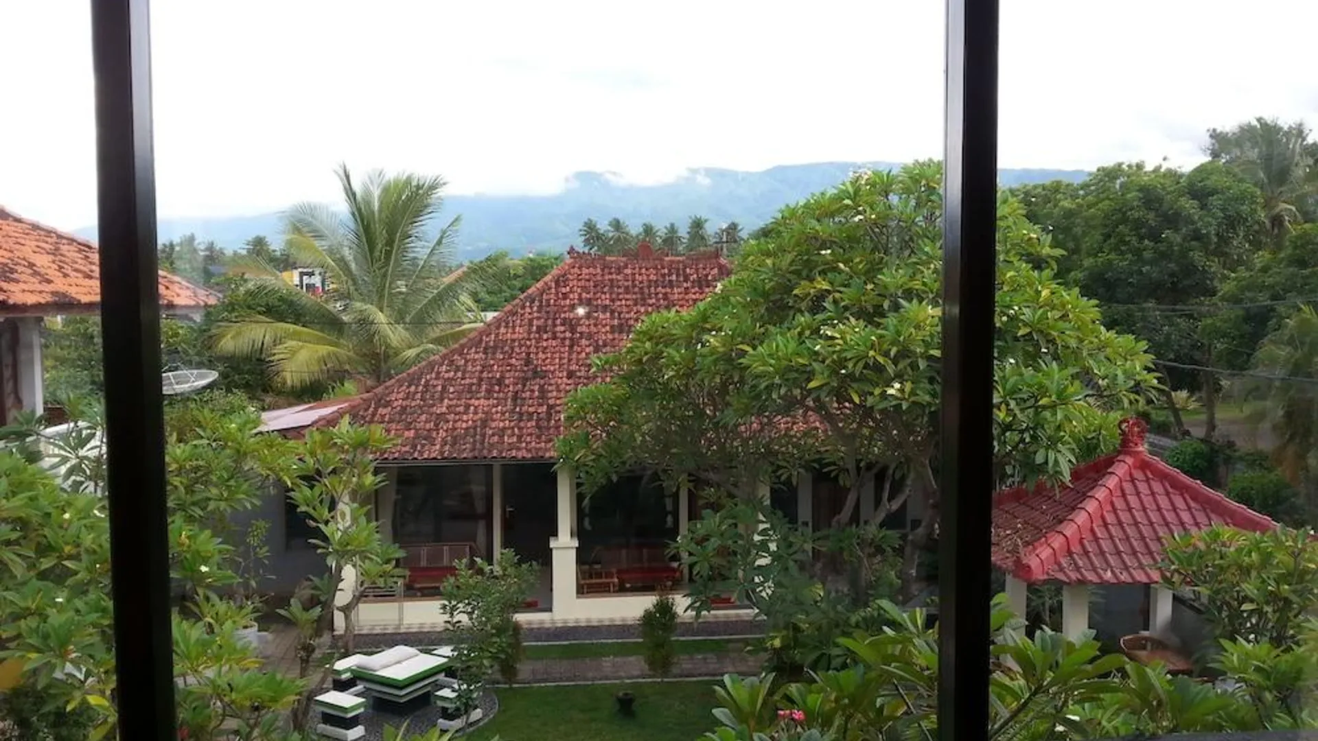 발리 푸리 만다라 로비나 호텔 외관