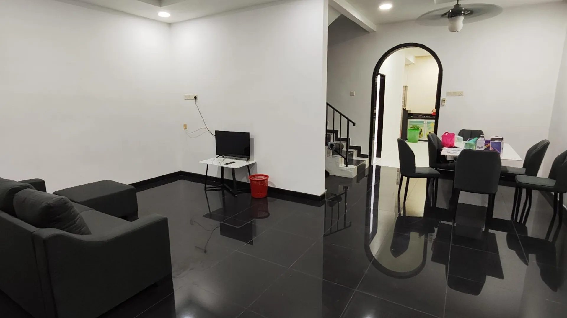 알로스타 / 알로르세타르 알러 세타 시티 센터의 아파트먼트 (100m², 침실 4개, 프라이빗 욕실 3개) 3성급 싱글룸 로비