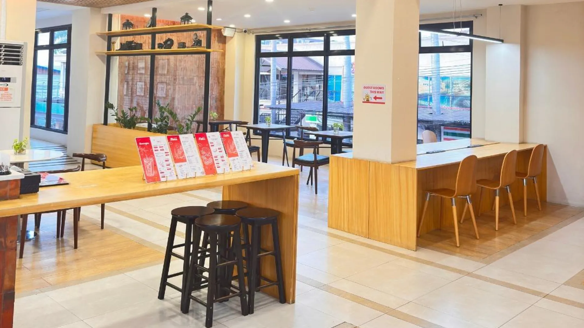 세부 트래블비 에어포트 인 1성급 호텔 로비