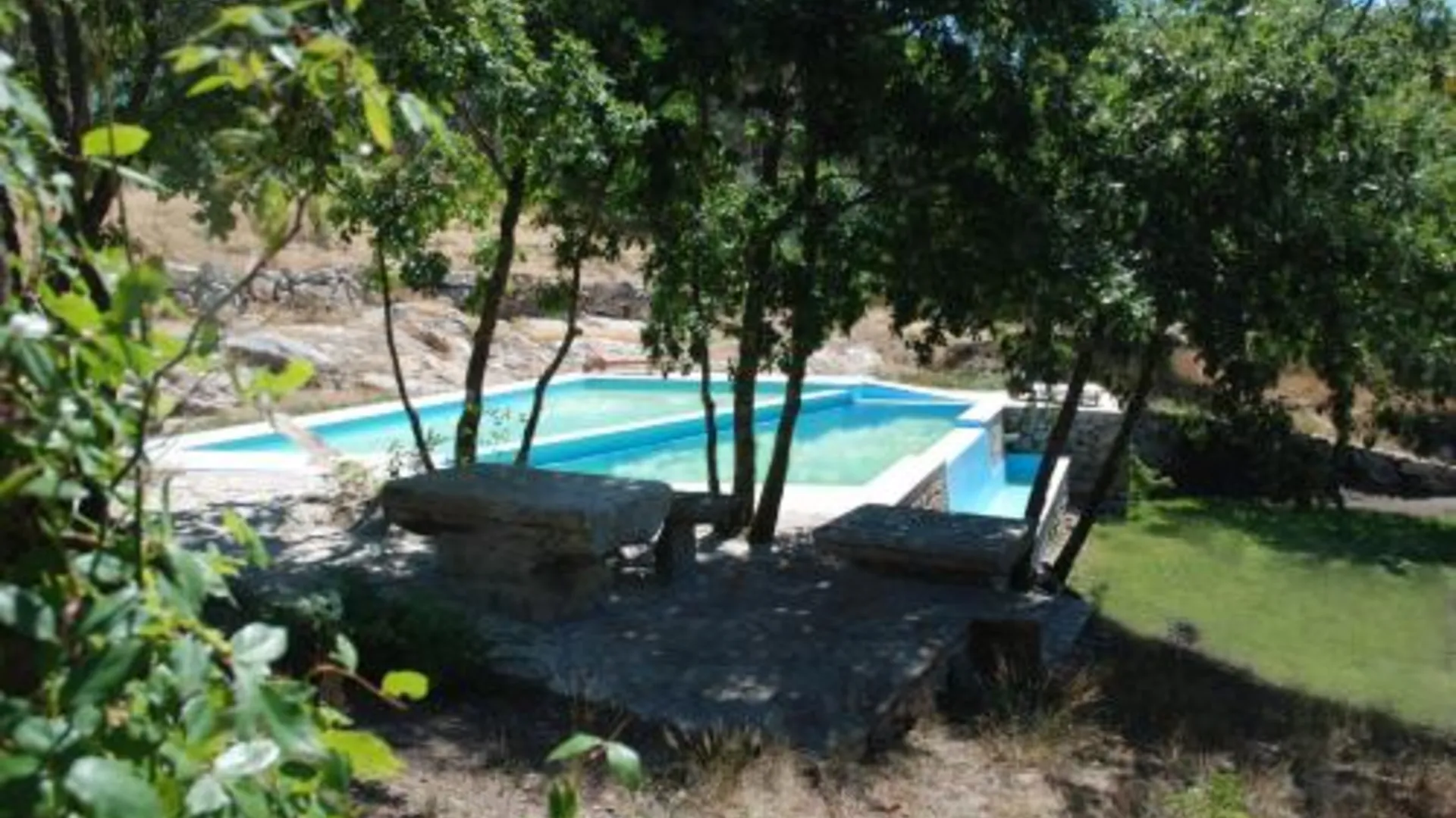 발리 데 캄브라 Trebid'Ouro 3성급 게스트하우스 레스토랑