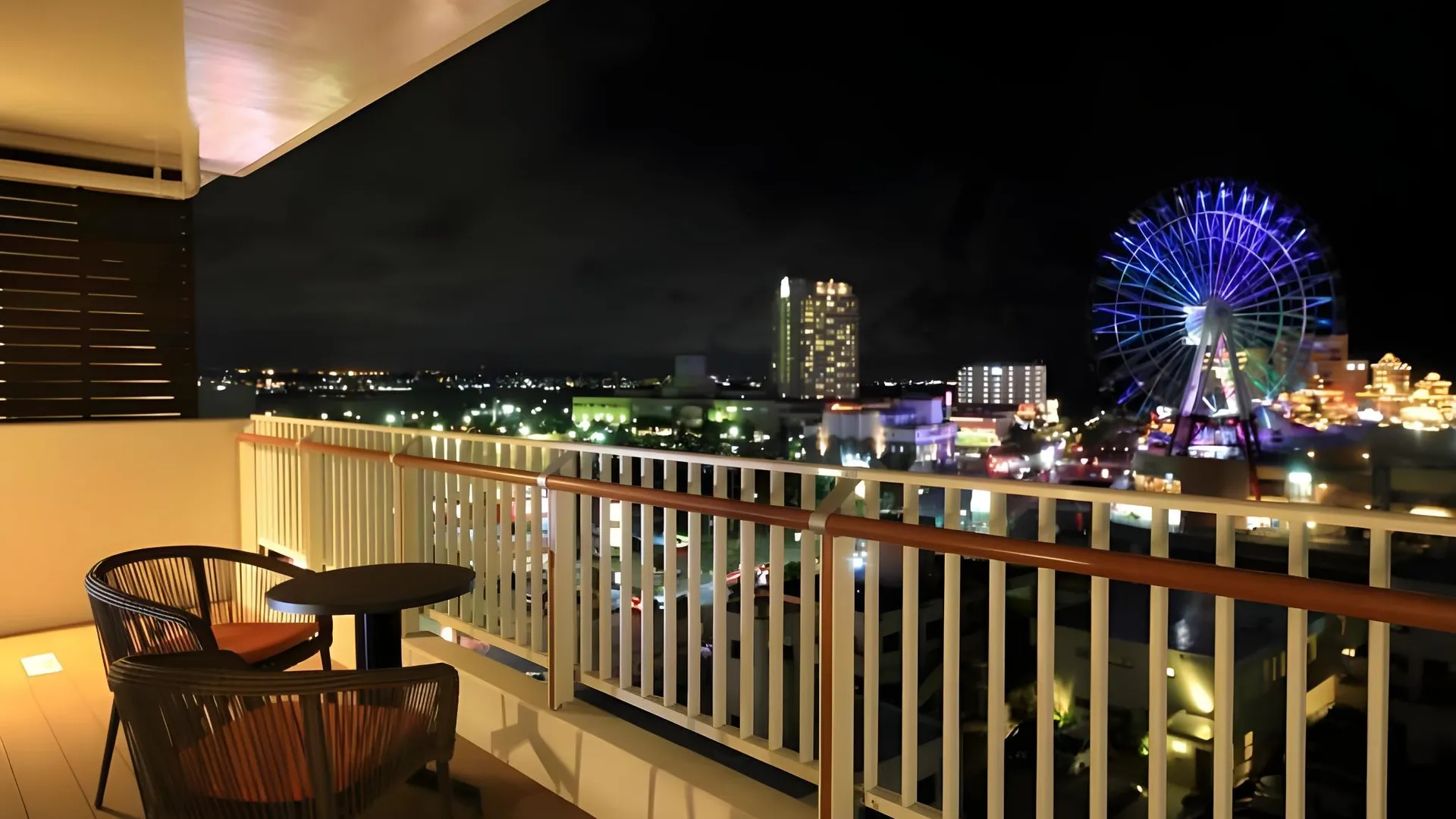 오키나와 본섬 타타미노야도 차탄 미하마 바이 콜디오 4성급 호텔 외관