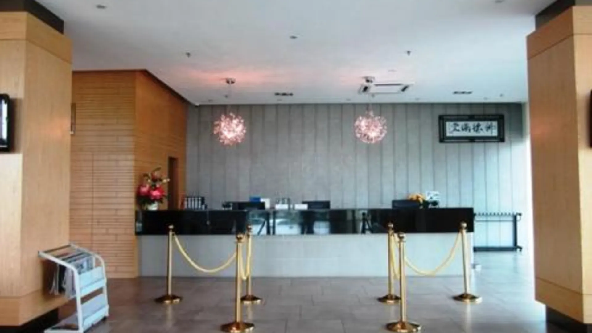 틀룩인탄 그랜드 코트 호텔 3성급 호텔 로비