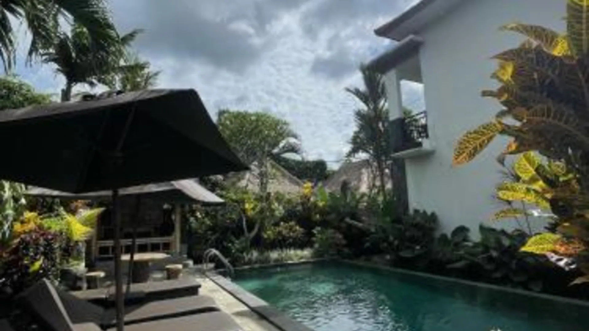 발리 누그라하 게스트하우스 2 1성급 호텔 로비