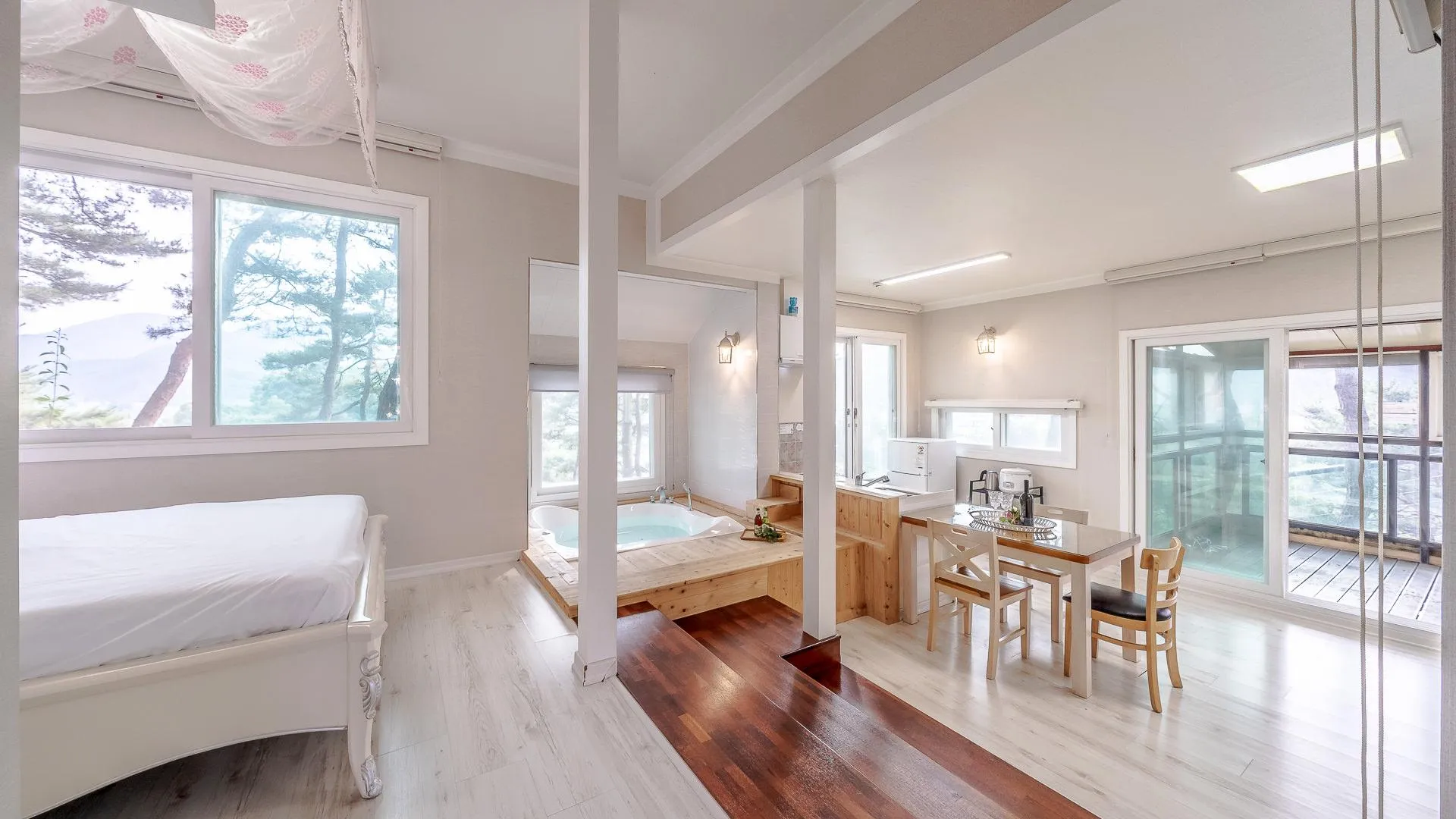 괴산 청주 라킨타펜션 3성급 게스트하우스 스위트룸