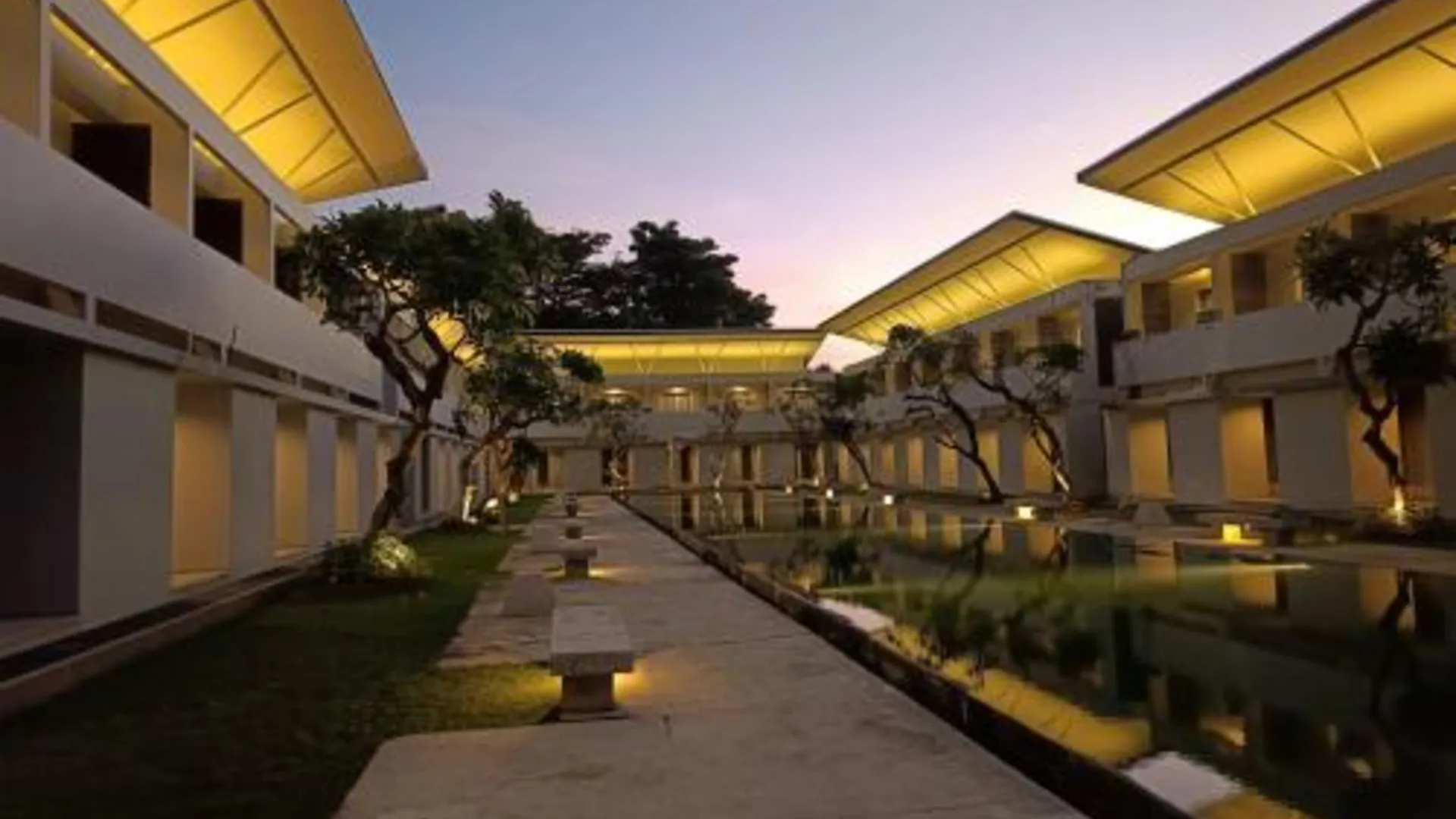 발리 Kuta Living by Kamara 3성급 호텔 로비