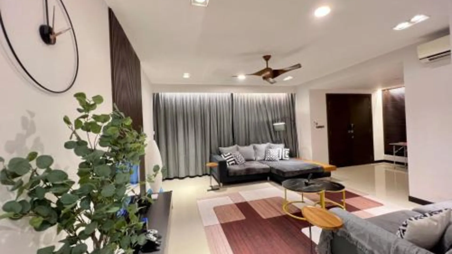 쿠안탄 테루크 쳄페타크의 프라이빗 하우스 (600m², 침실 5개, 프라이빗 욕실 3개) 2성급 게스트하우스 스위트룸